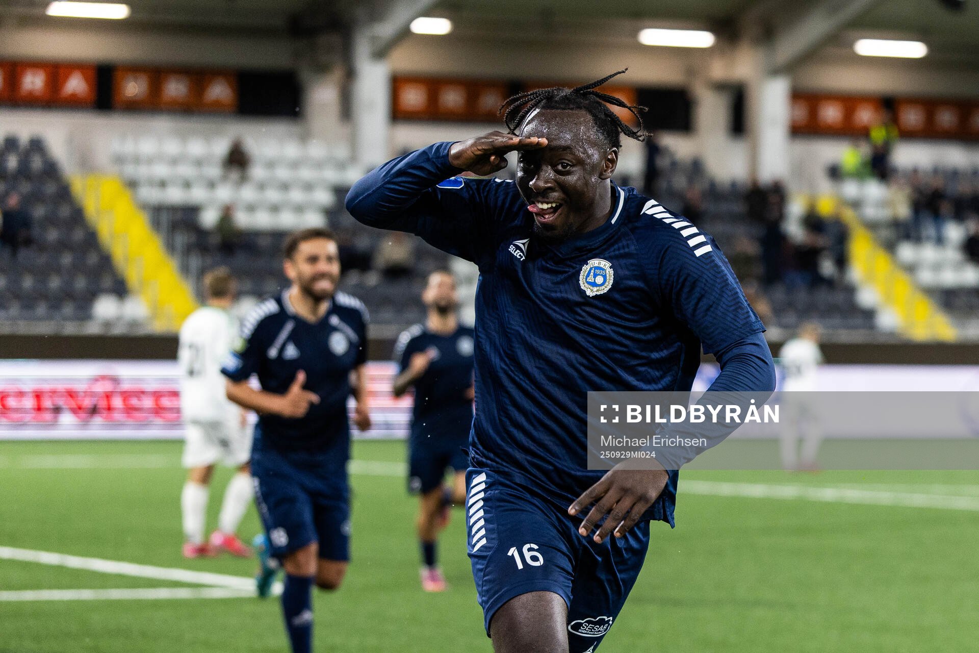 Utsiktens Kalipha Jawla jublar