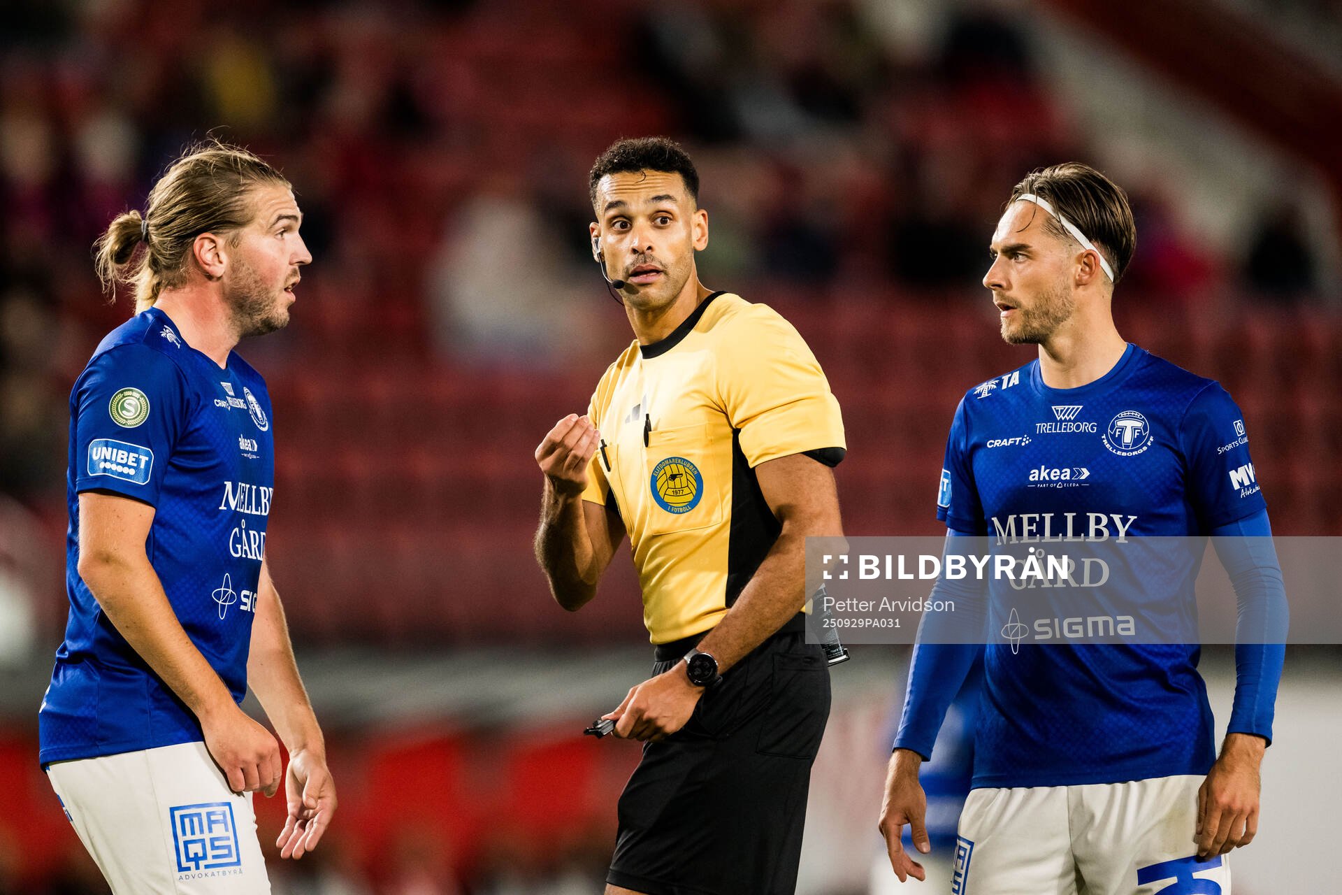 Trelleborgs Charlie Weberg och Domare Farouk nehdi och