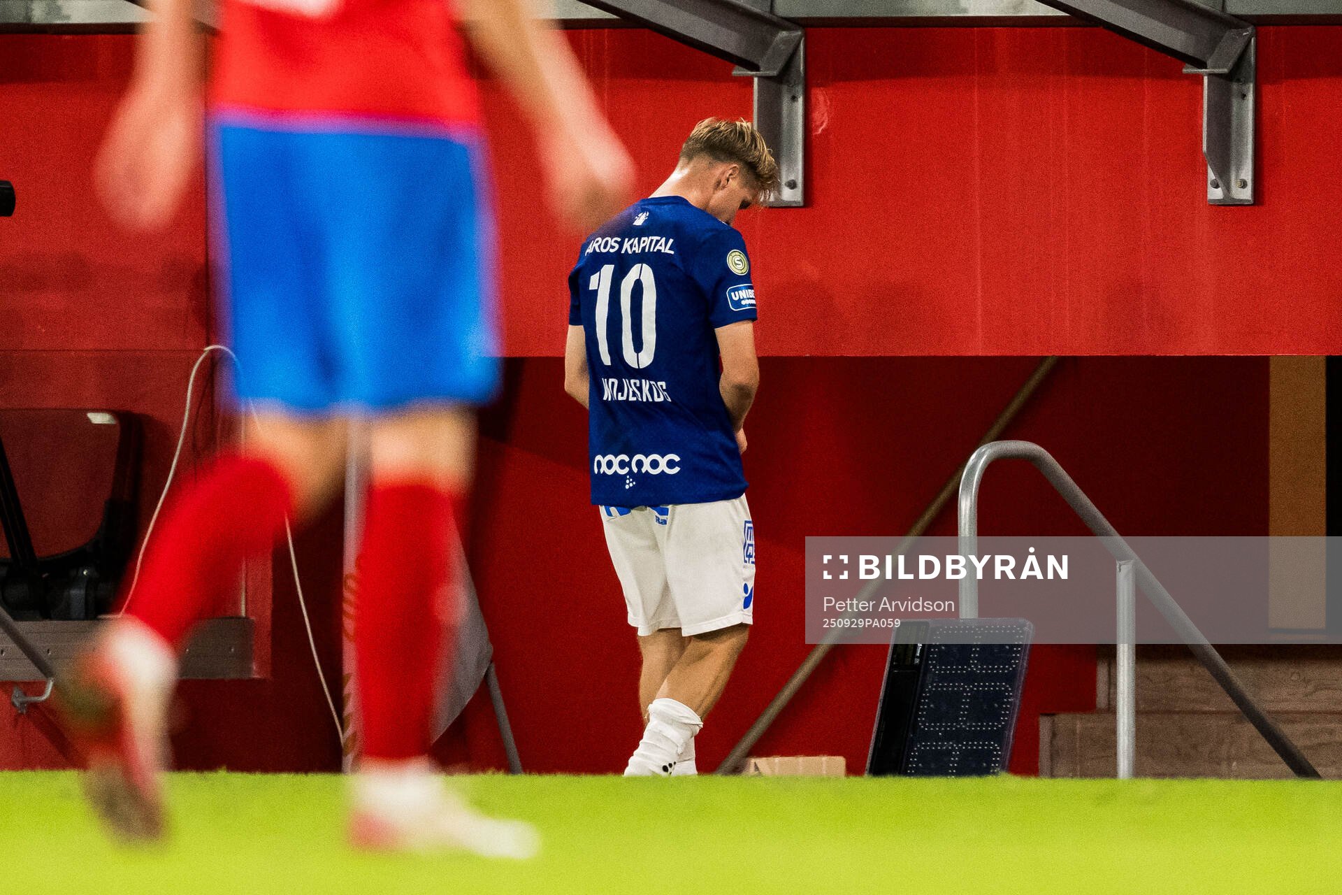 Trelleborgs Axel Vidjeskog lämnar planen