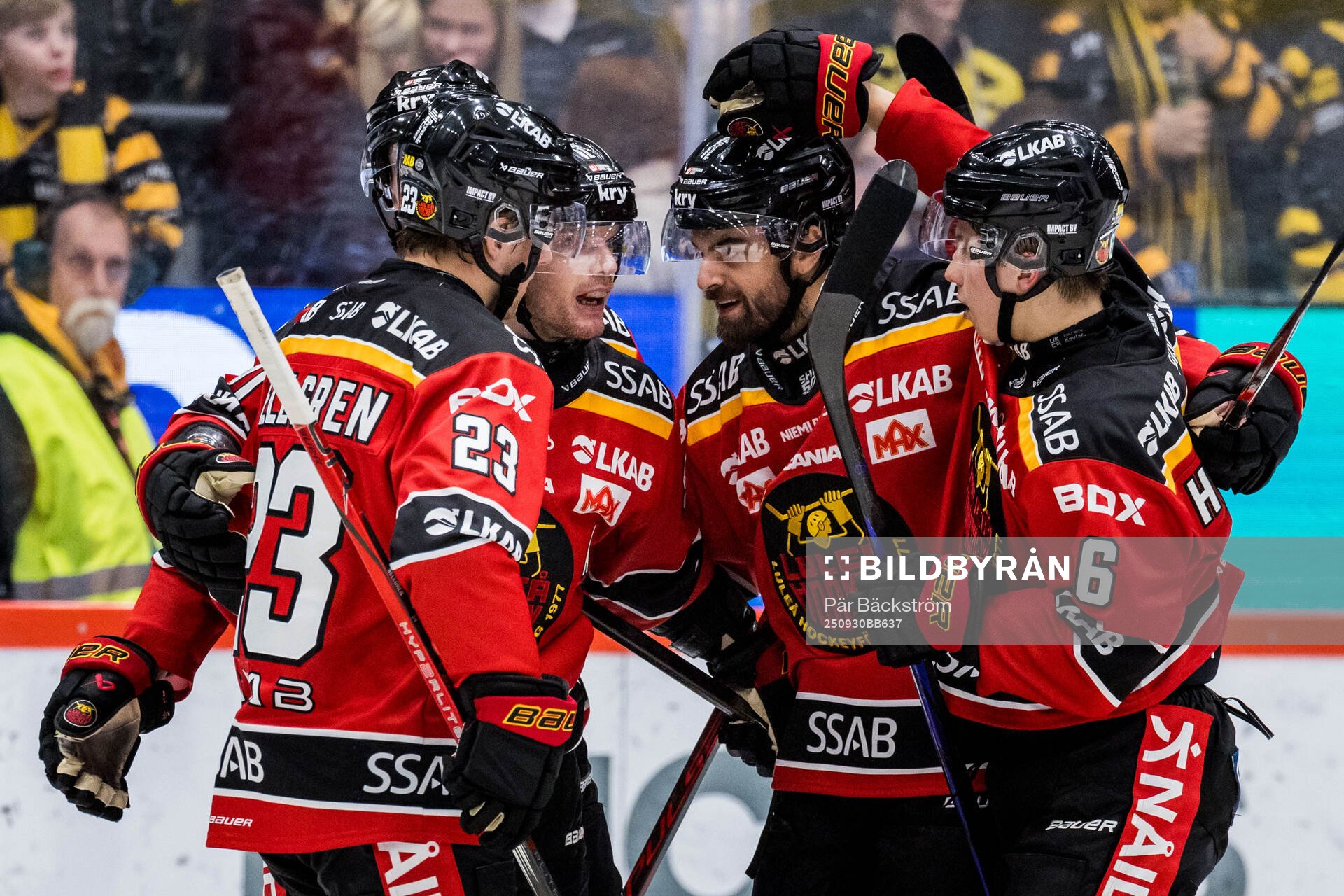 Luleås Brian O'Neill jublar med Frederic Allard, Jesper