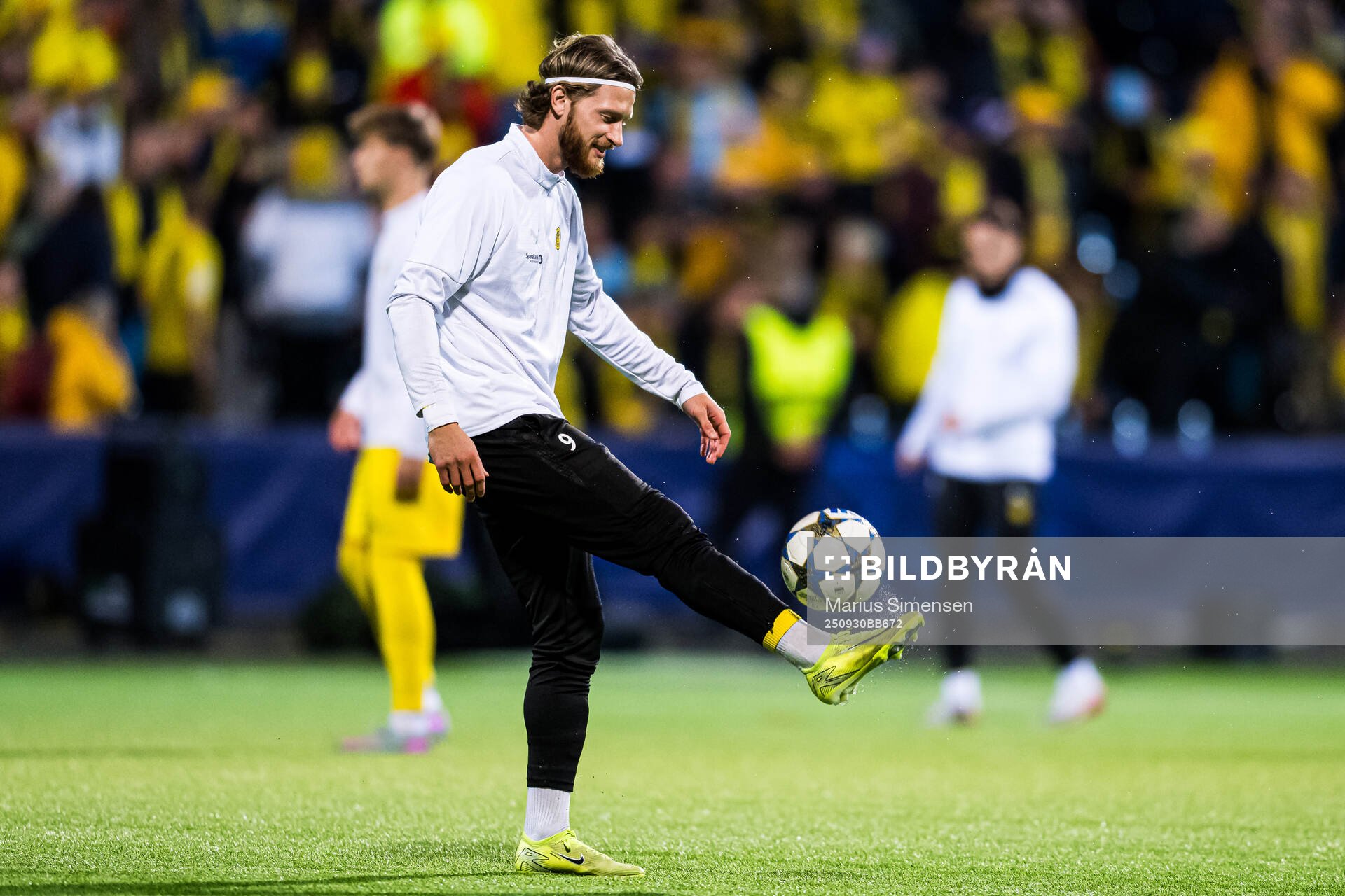 Kasper Høgh of Bodø/Glimt warms up
