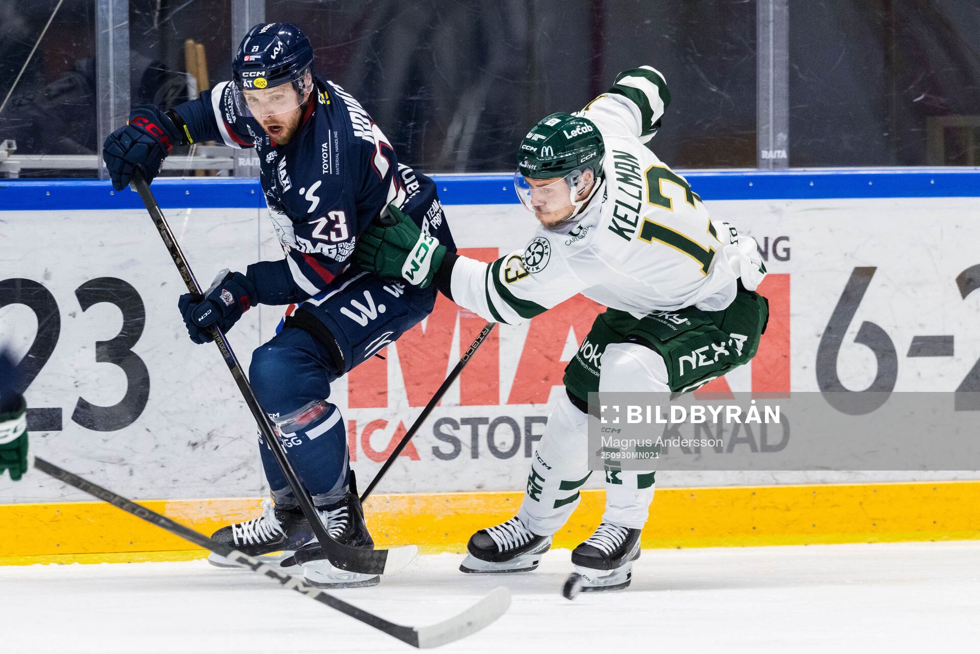 Linköpings Robin Kovacs och Färjestads Joel Kellman