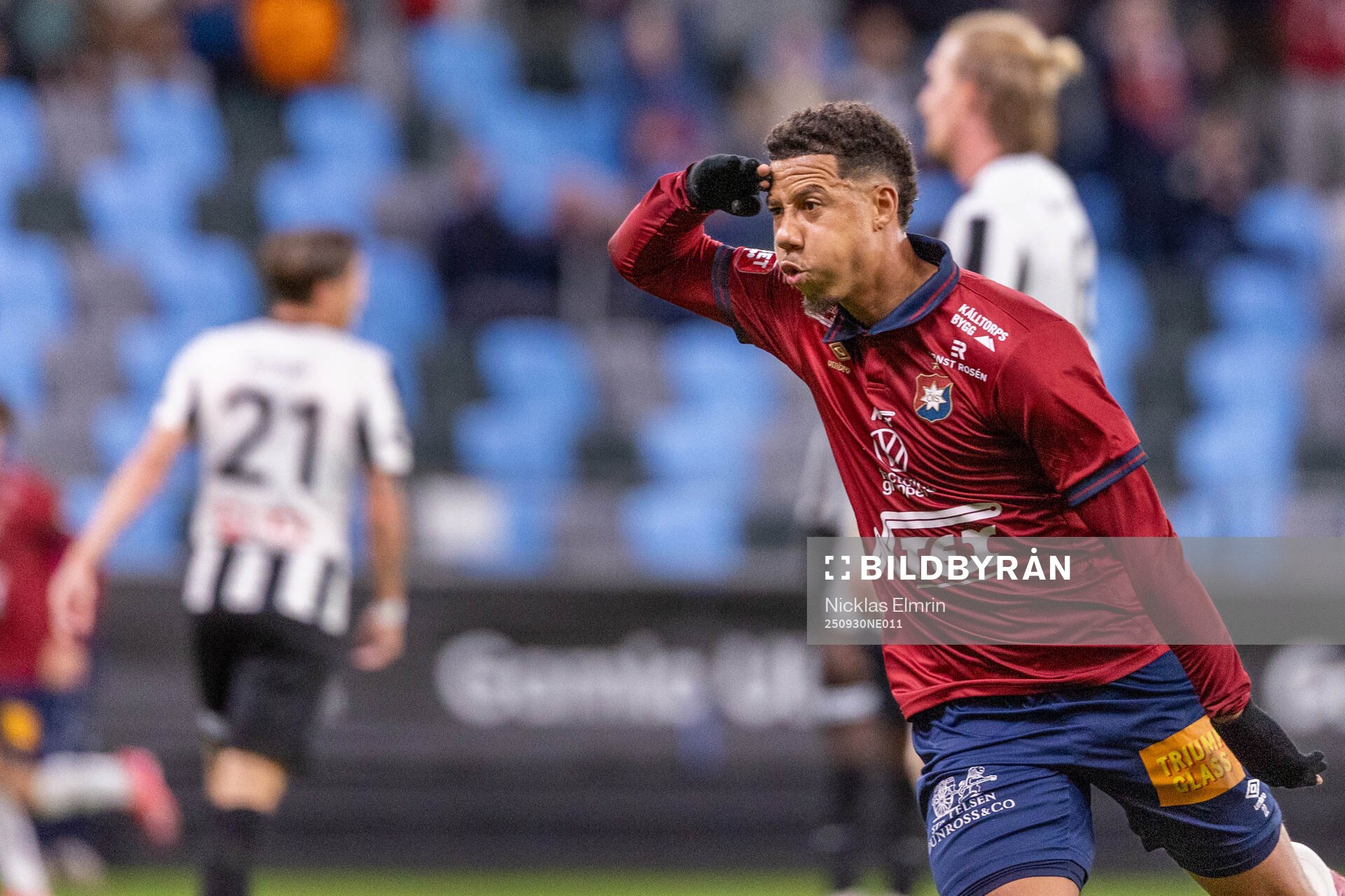 Örgrytes Tobias Sana jublar