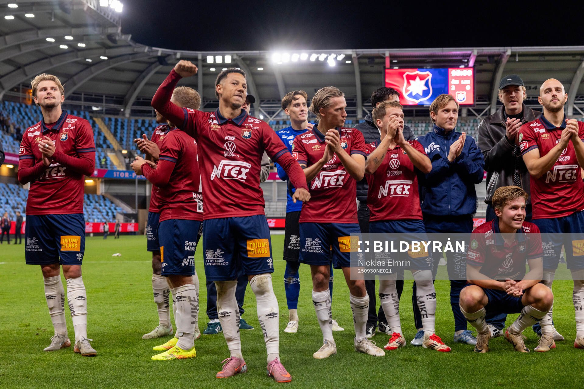 Örgrytes Tobias Sana jublar