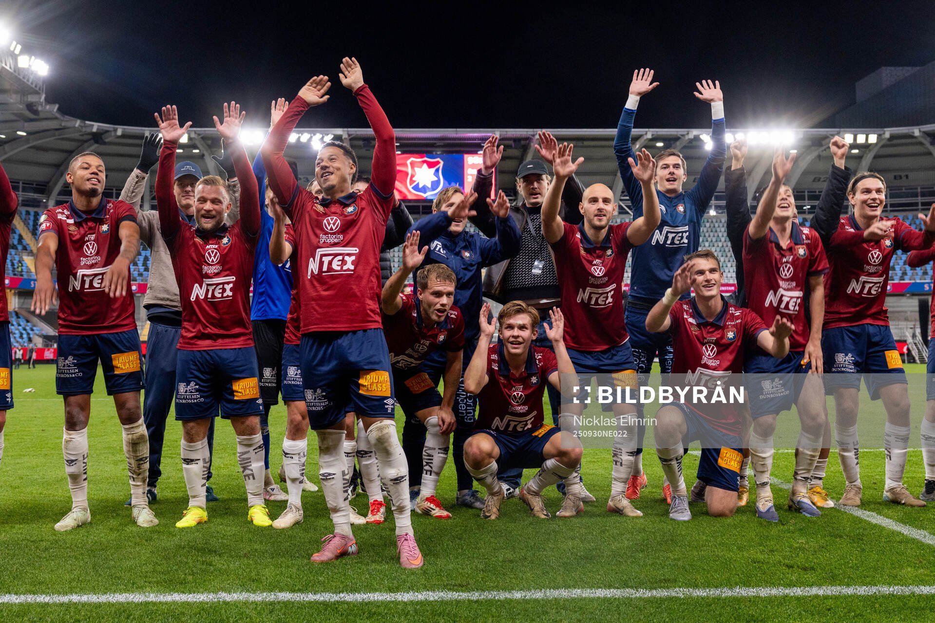 Örgrytes Tobias Sana jublar