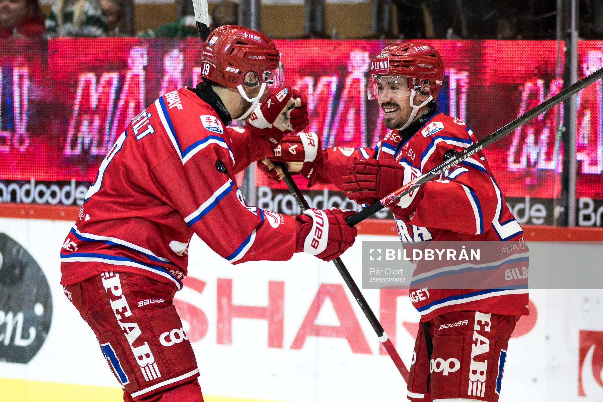 Timrås Ludvig Levinsson och Marcus Westfält jublar