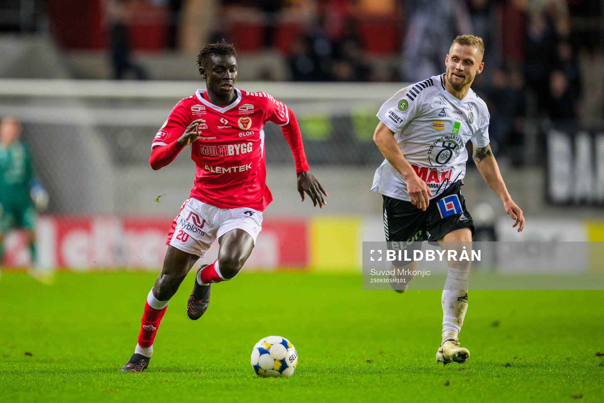 Kalmars Gibril Sosseh och Örebros Erik Andersson