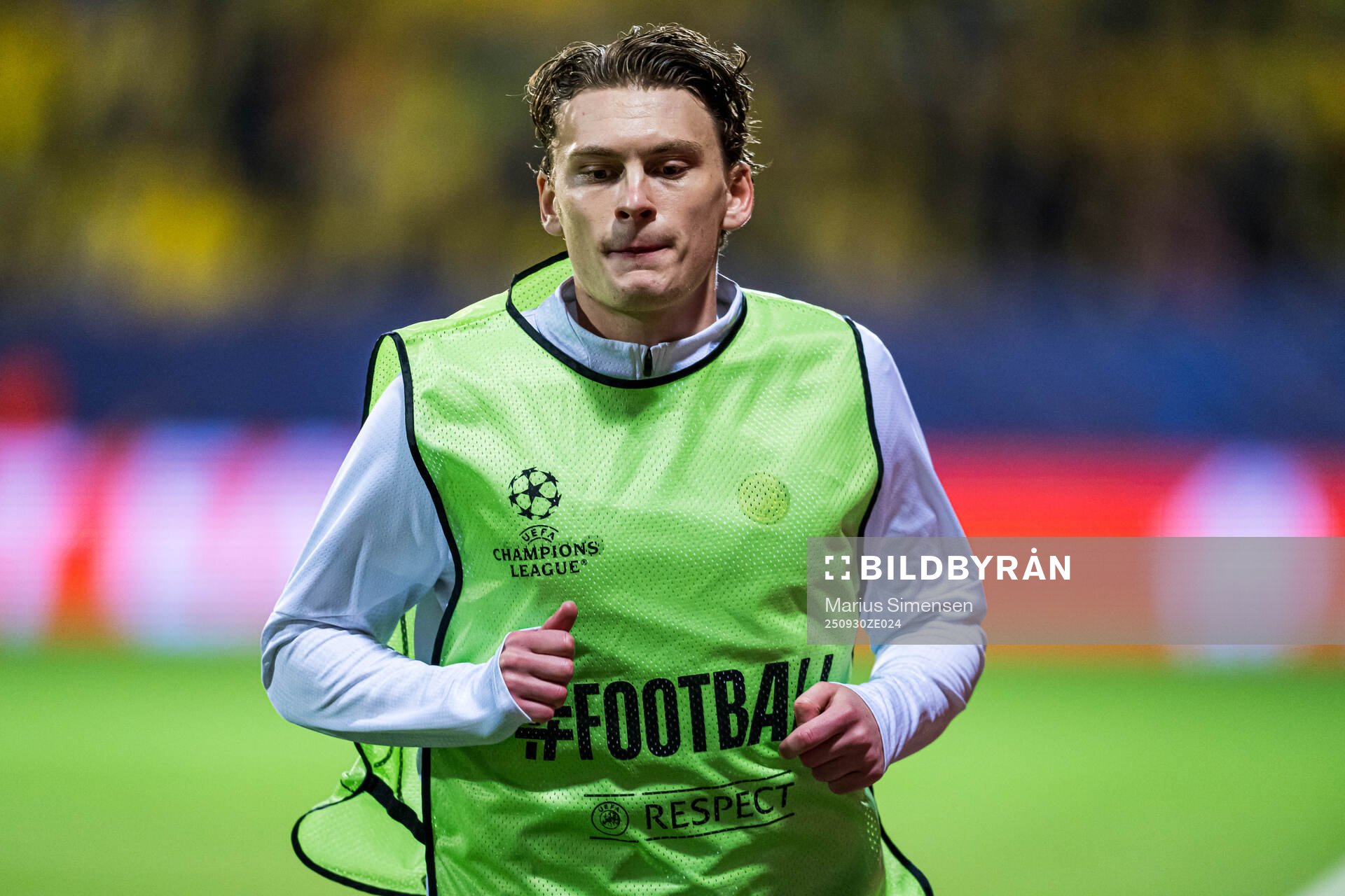 Isak Dybvik Määttä of Bodø/Glimt warms up