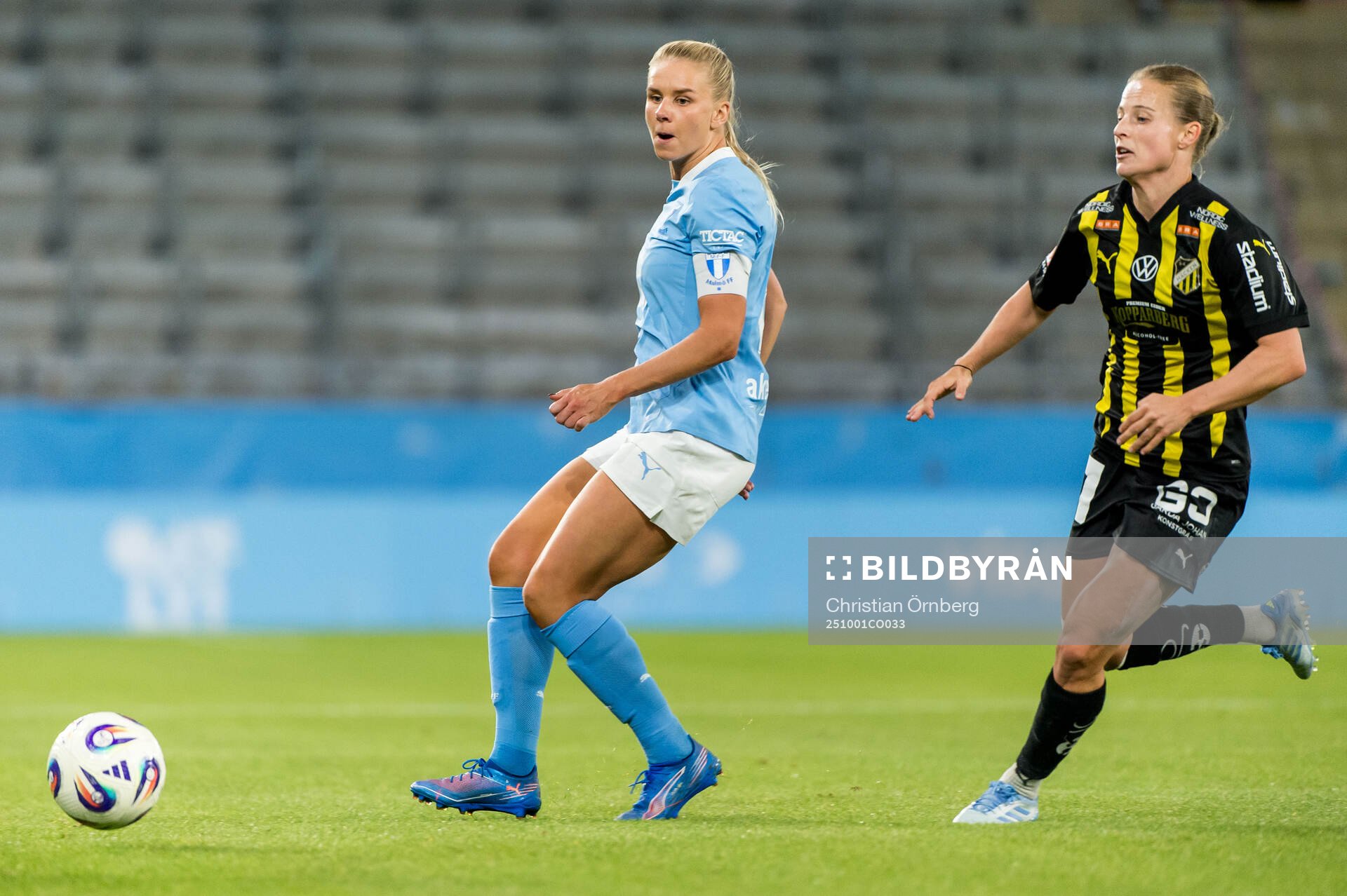 Malmö FFs Nellie Lilja och Häckens Anna Anvegård