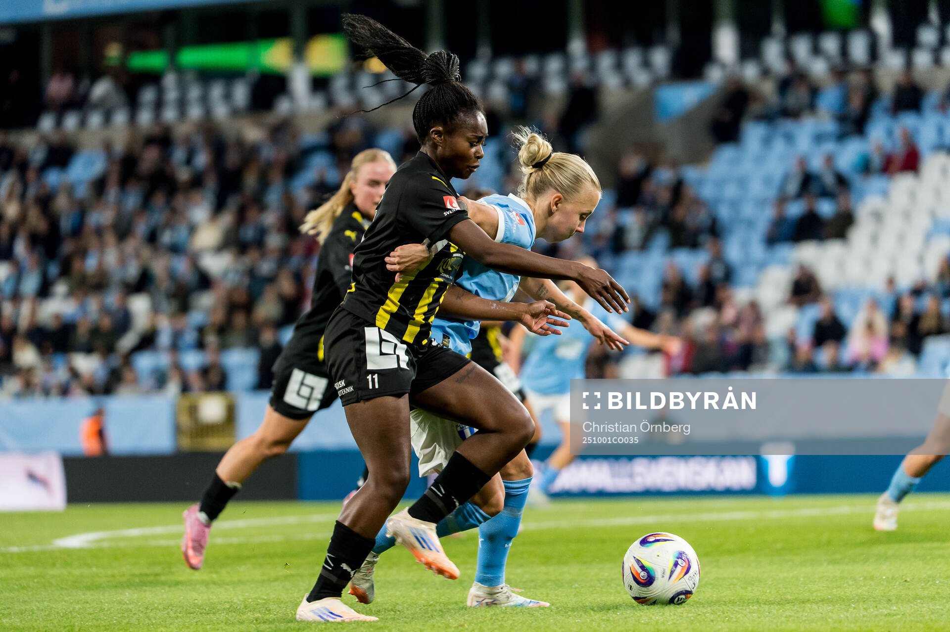 Häckens Monica Jusu Bah och Malmö FFs Nathalie Hoff