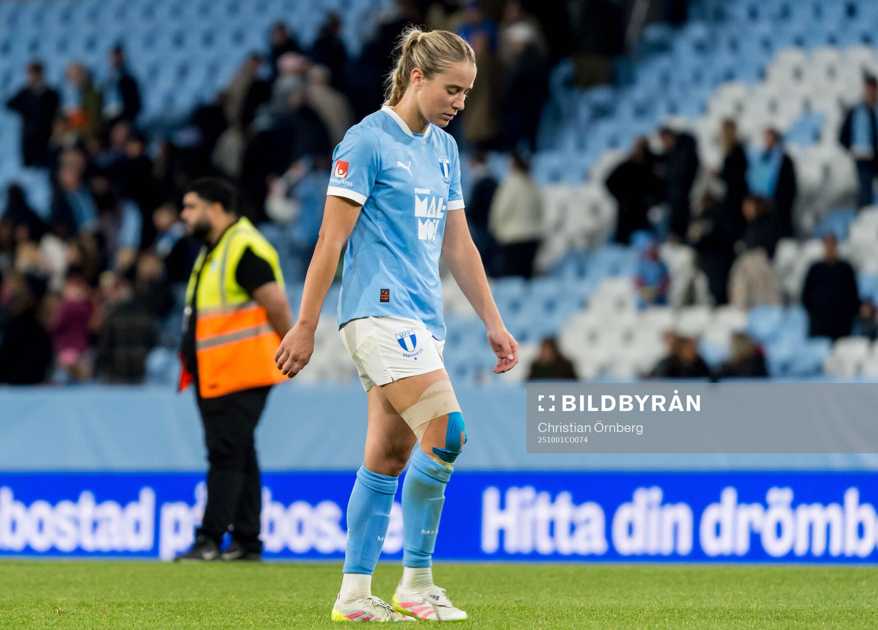 Malmö FFs Courtney Nevin deppar
