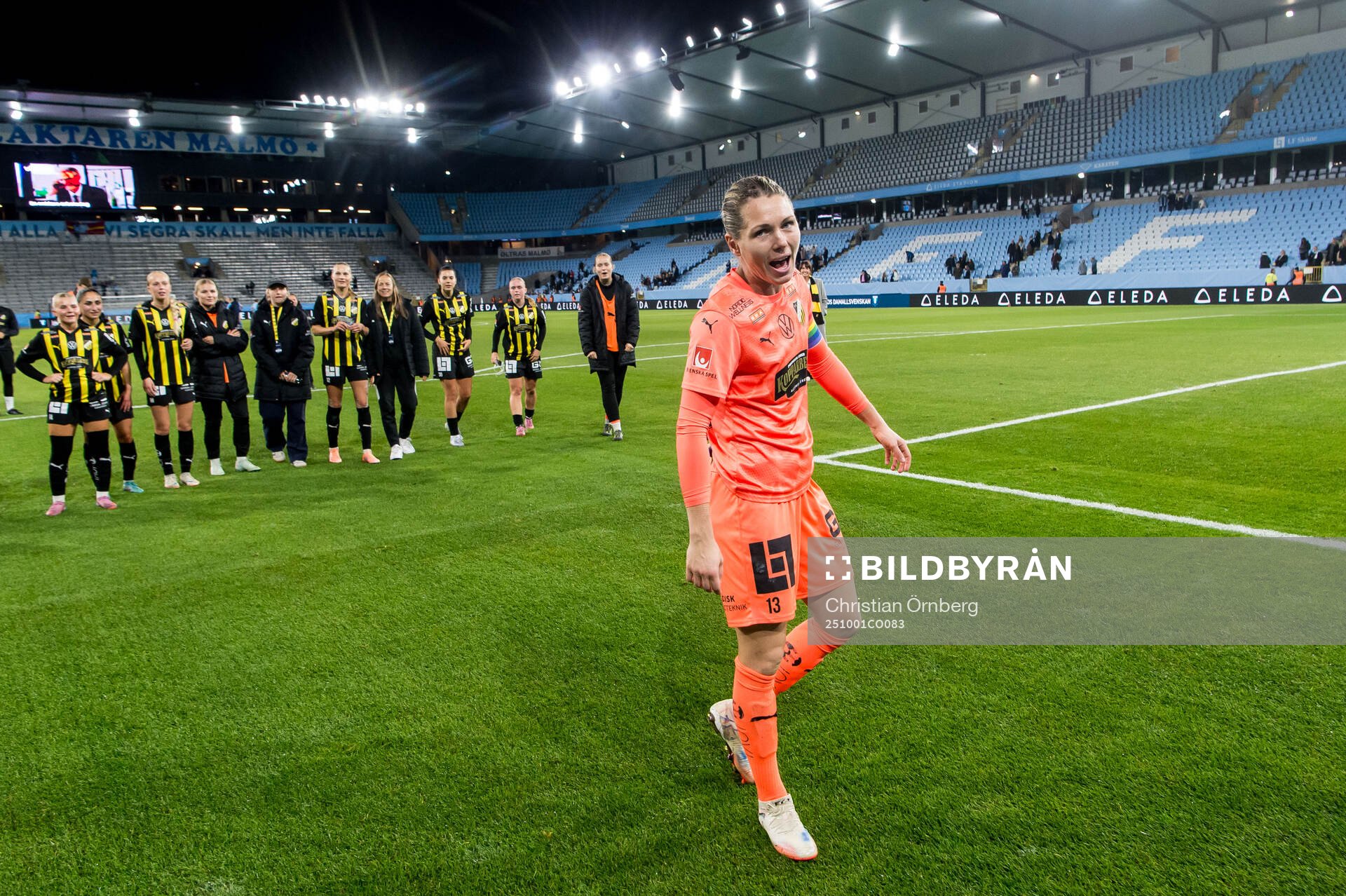 Häckens målvakt Jennifer Falk jublar