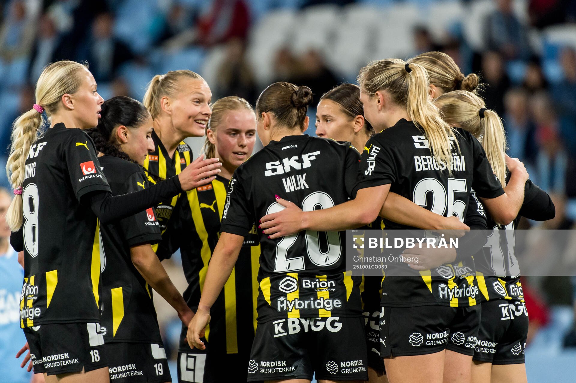 Häckens spelare jublar