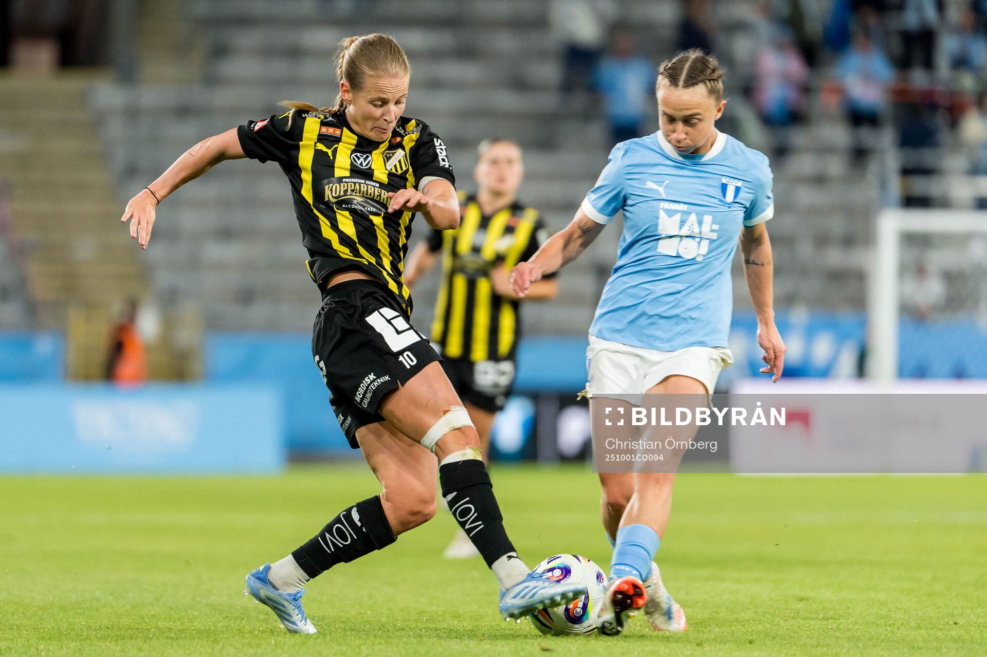 Häckens Anna Anvegård och Malmö FFs Miljana Ivanovic