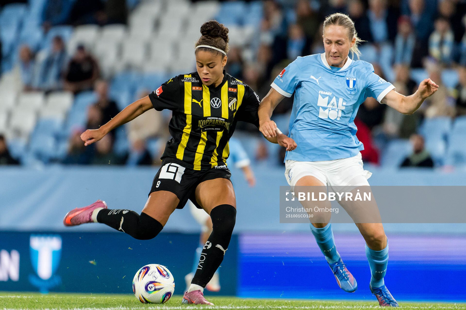 Häckens Felicia Schröder och Malmö FFs Sanna Kullberg