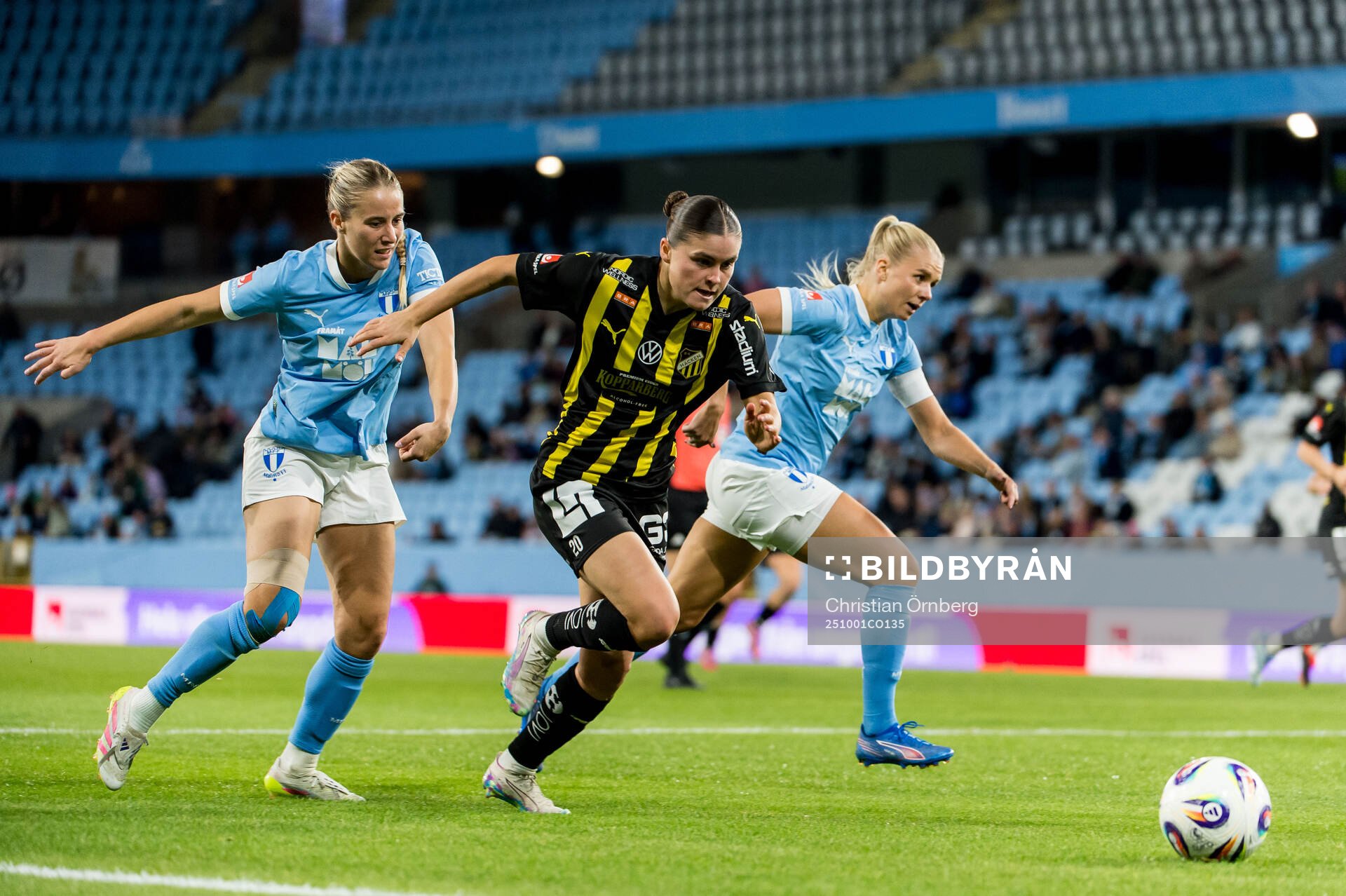 Häckens Hanna Wijk och Malmö FFs Karoline Olesen och