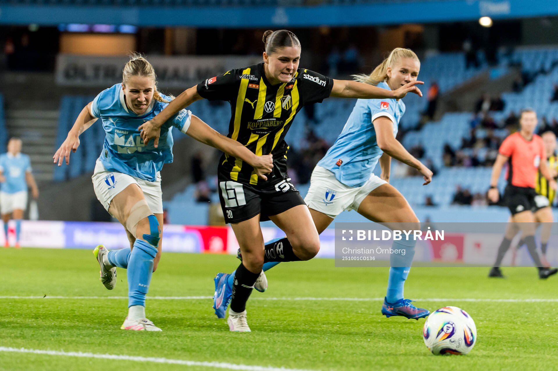 Häckens Hanna Wijk och Malmö FFs Courtney Nevin och