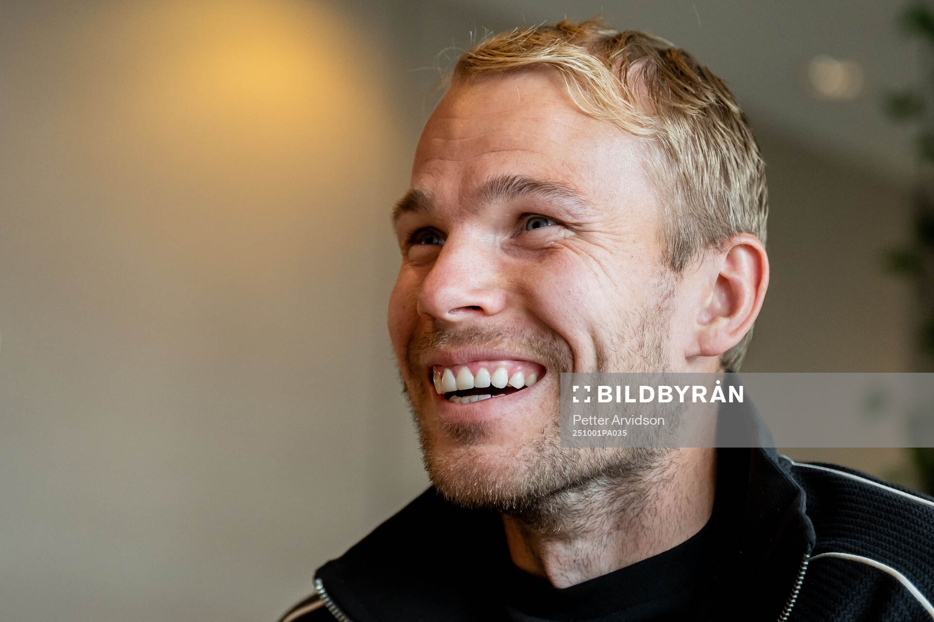 Oscar Lewicki of Malmö FF is being interviewed at a press