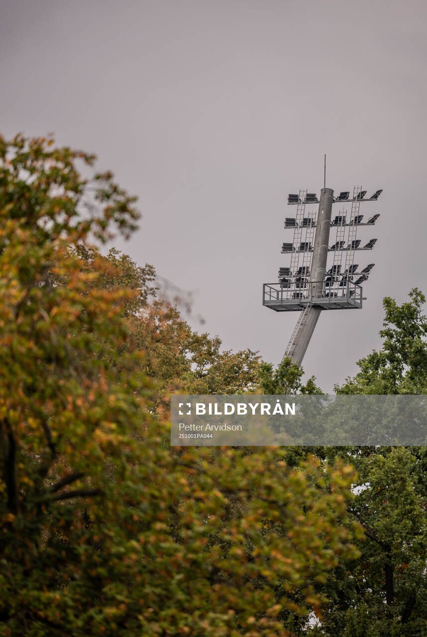 General view of floodlights at Doosan Arena