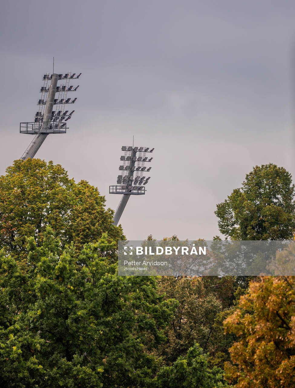 General view of floodlights at Doosan Arena