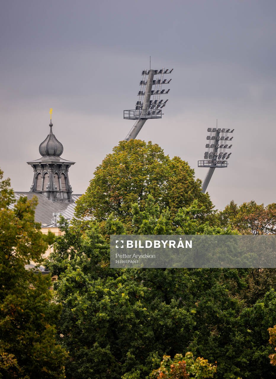 General view of floodlights at Doosan Arena