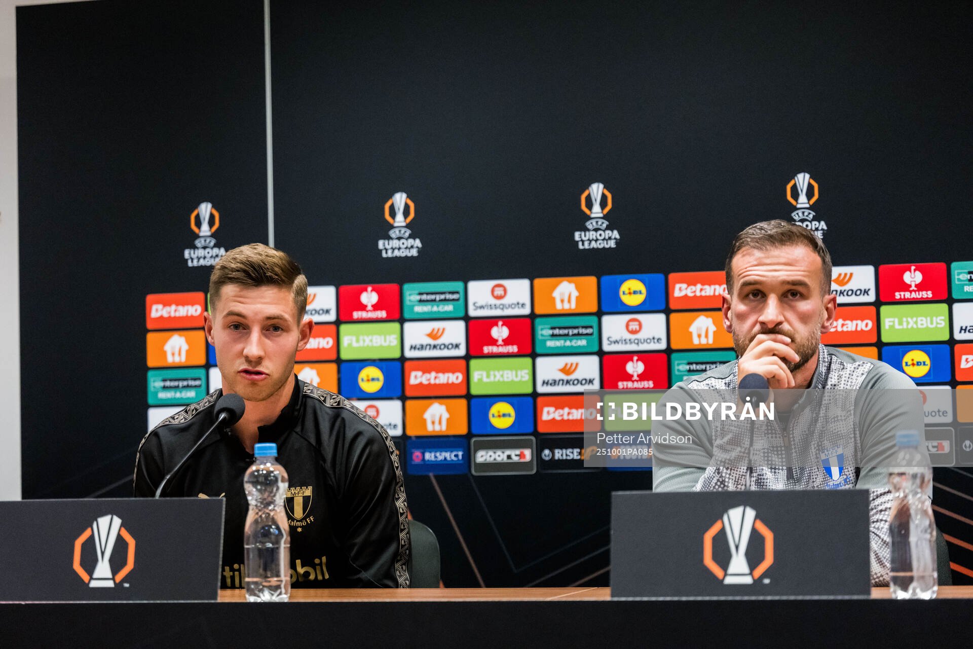 Lasse Berg Johnsen and Head coach Anes Mravac