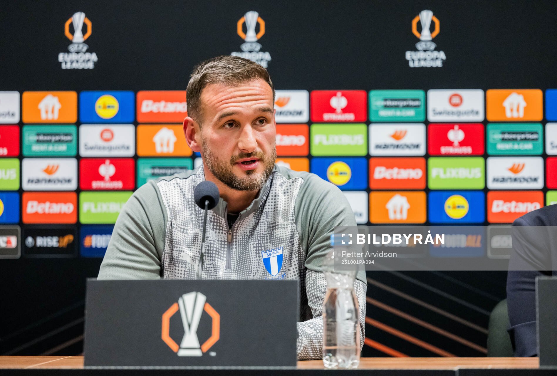 Head coach Anes Mravac