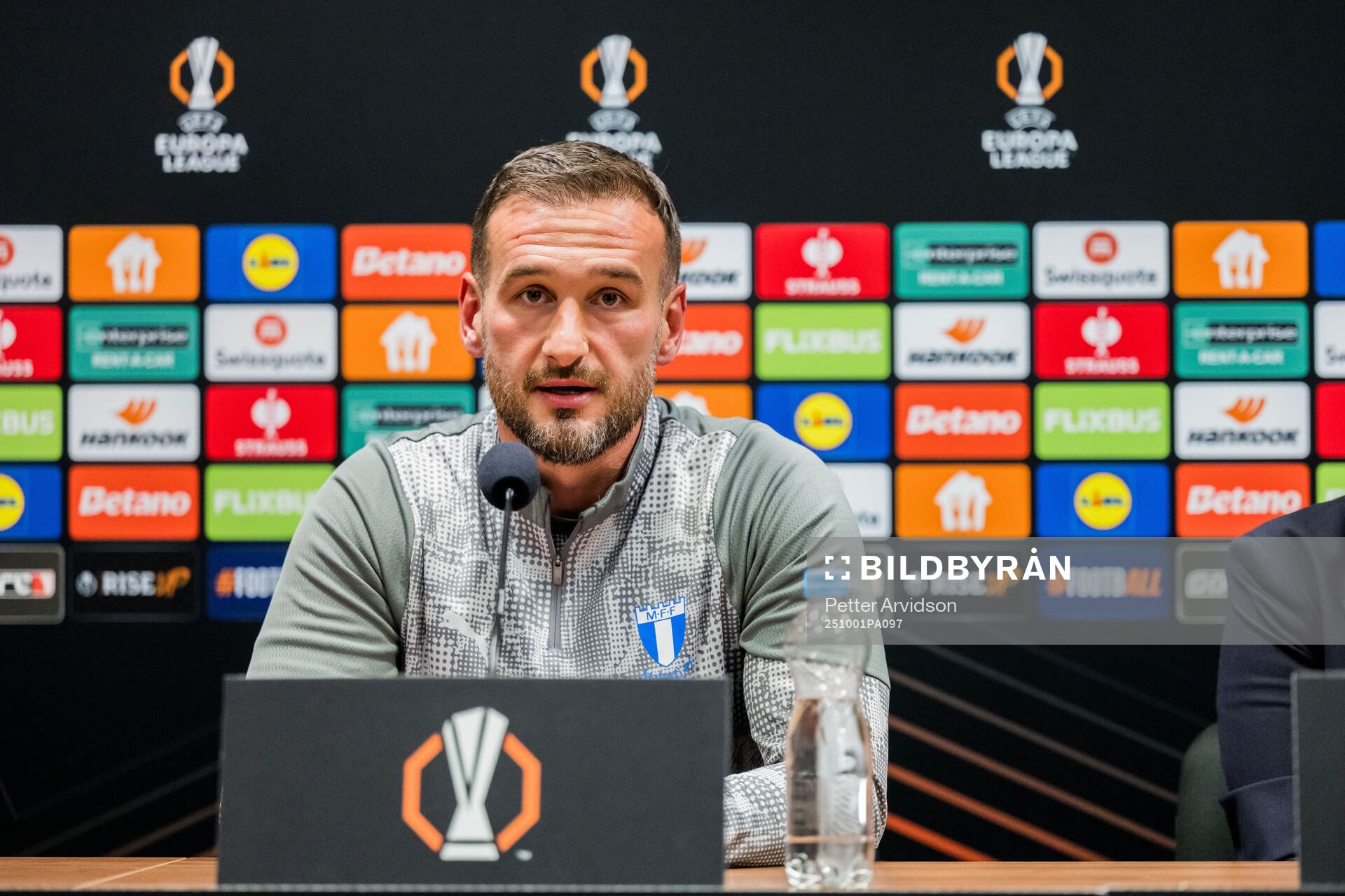 Head coach Anes Mravac