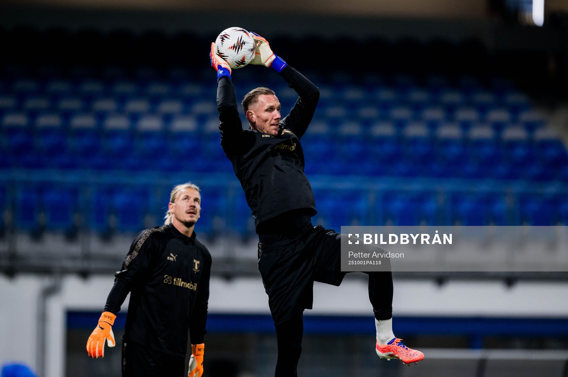 Goalkeeper Johan Dahlin and Goalkeeper Robin Olsen