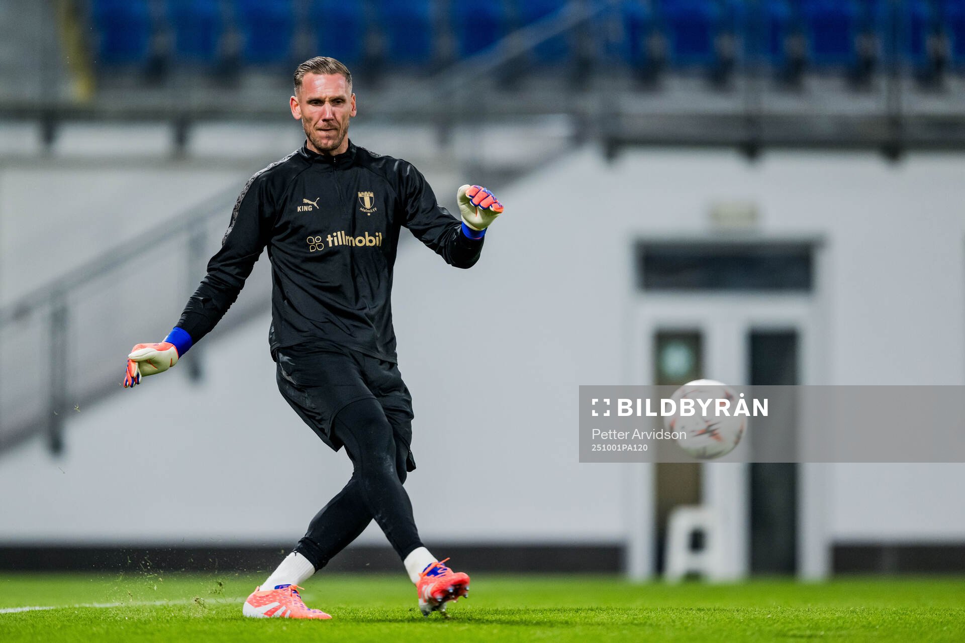 Goalkeeper Robin Olsen
