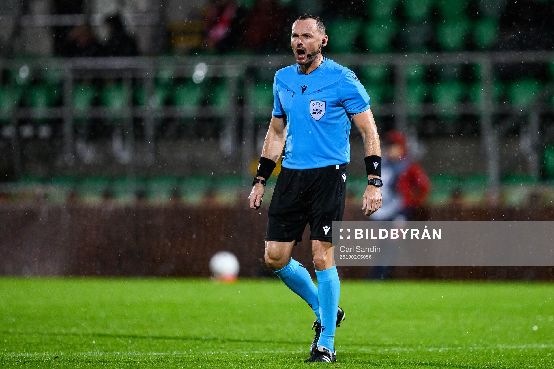 Referee Pawel Raczkowski