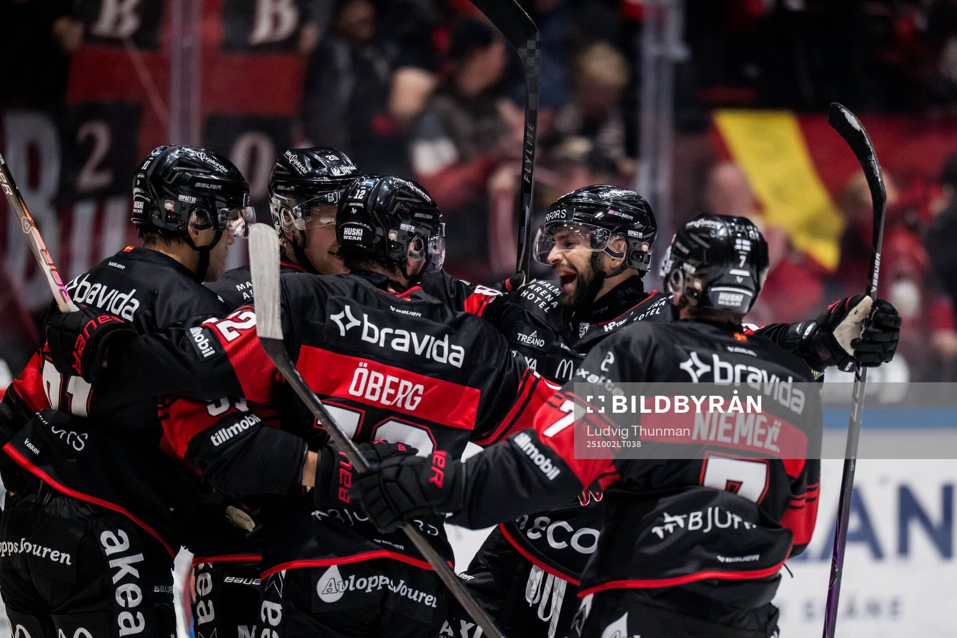 Malmö Redhawks Linus Öberg jublar