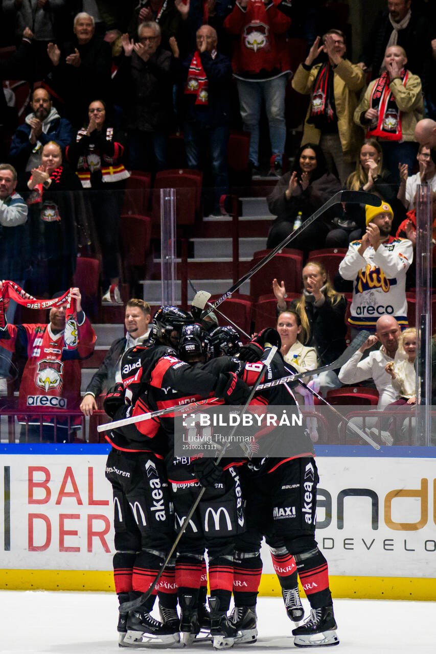 Malmö Redhawks Thomas Berg Paulsen jublar