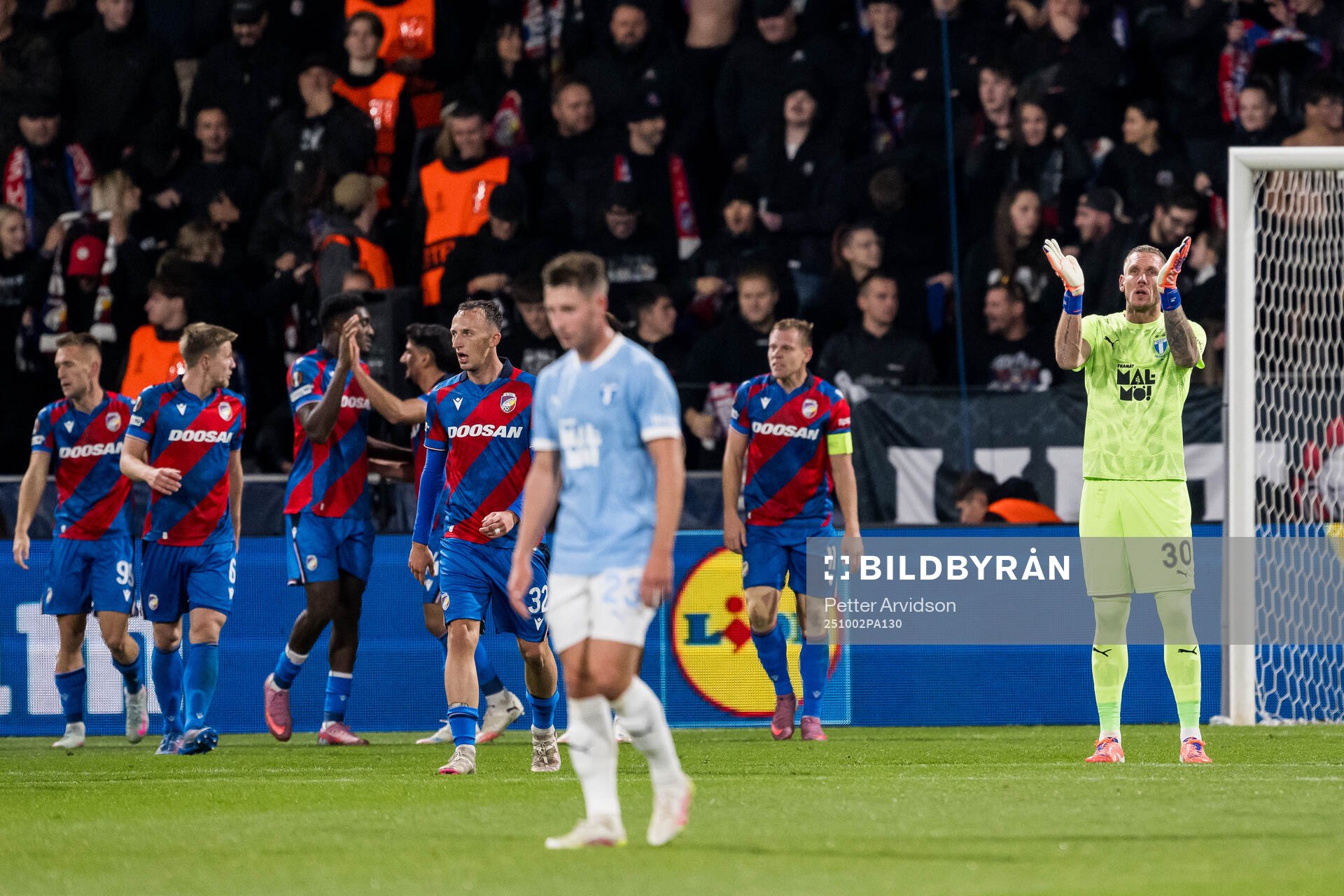Robin Olsen of Malmö FF looks dejected