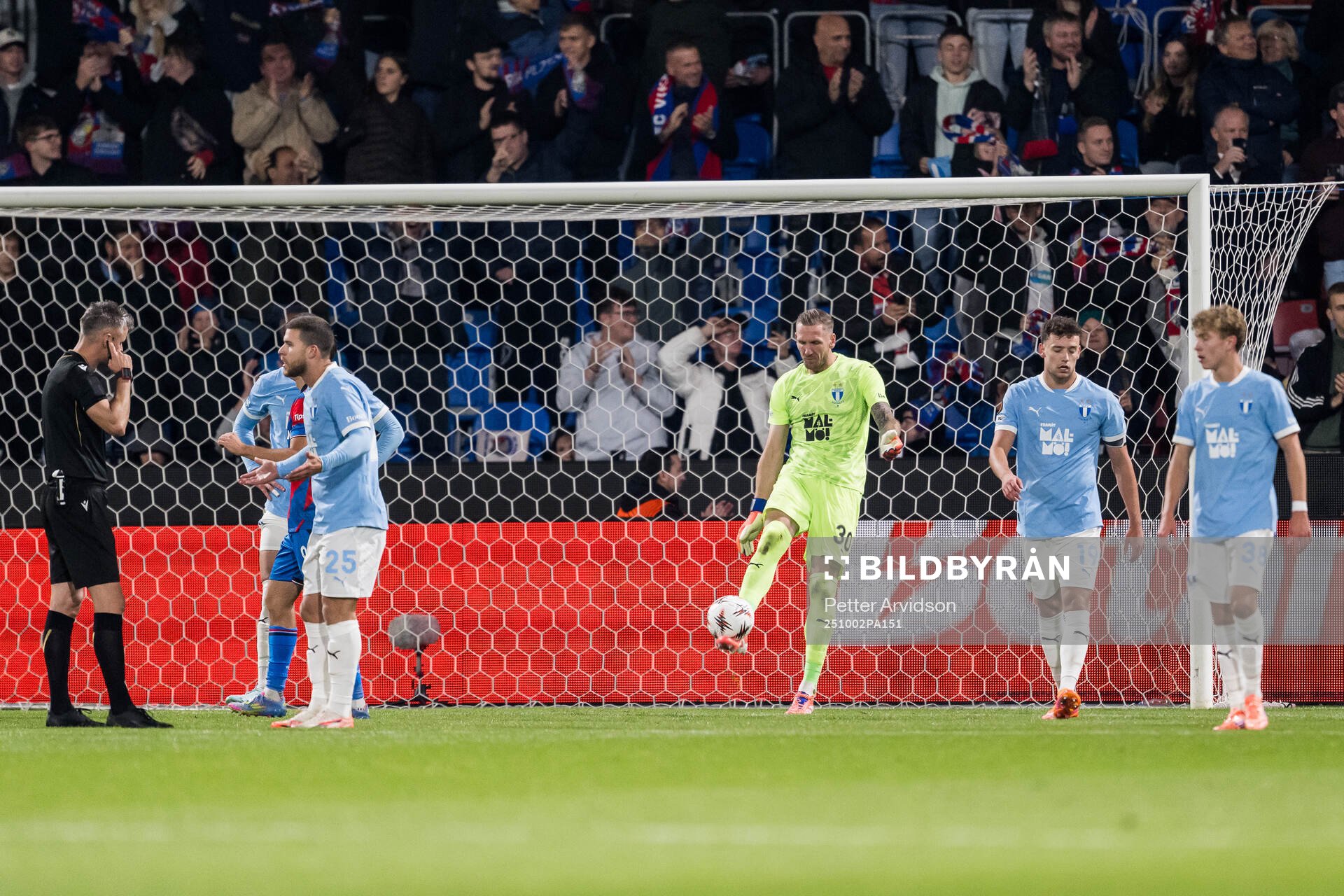 Goalkeeper Robin Olsen of Malmö FF looks dejected