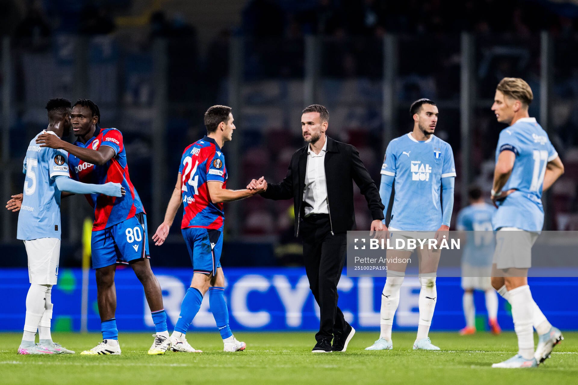 Milan Havel of Viktoria Plzen and Head coach Anes Mravac of