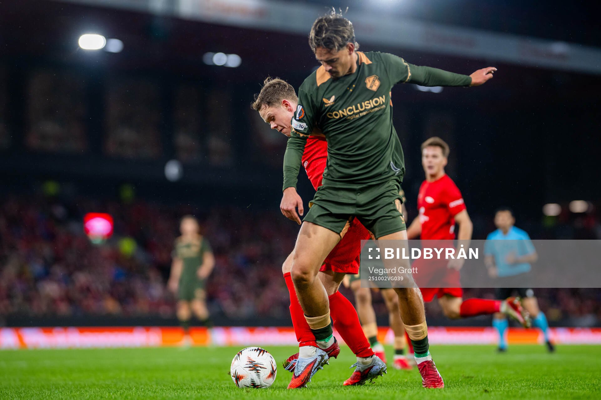 Eggert Aron Gudmundsson of Brann and Siebe Horemans of