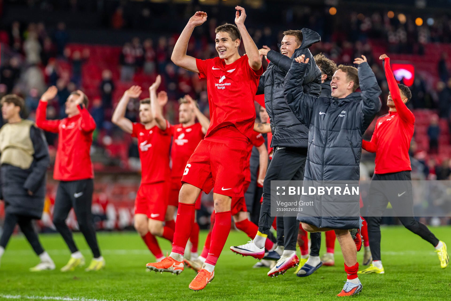 Eivind Helland, Eggert Aron Gudmundsson and players of