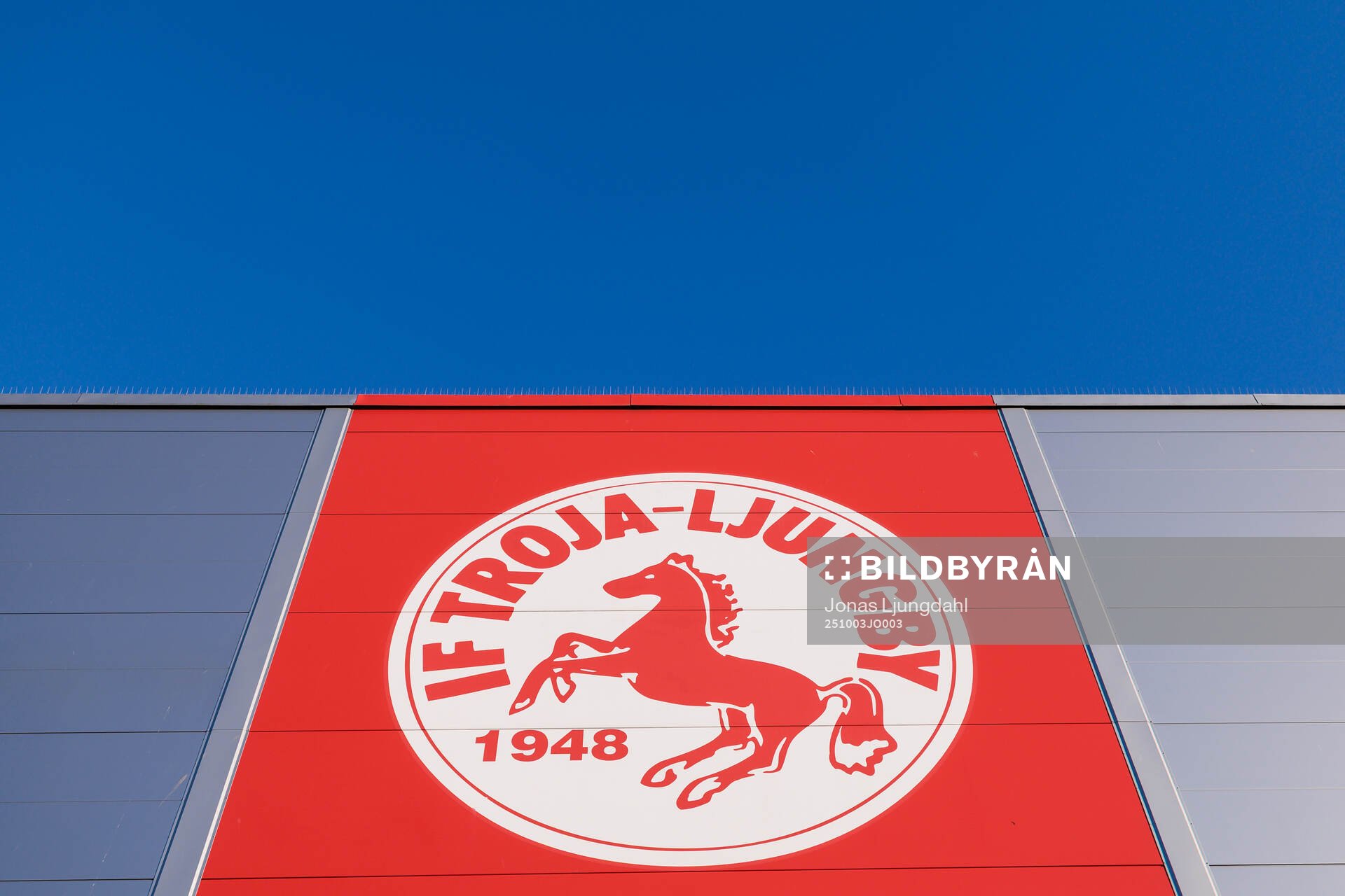 Troja/Ljungbys klubbmärke på SP arena