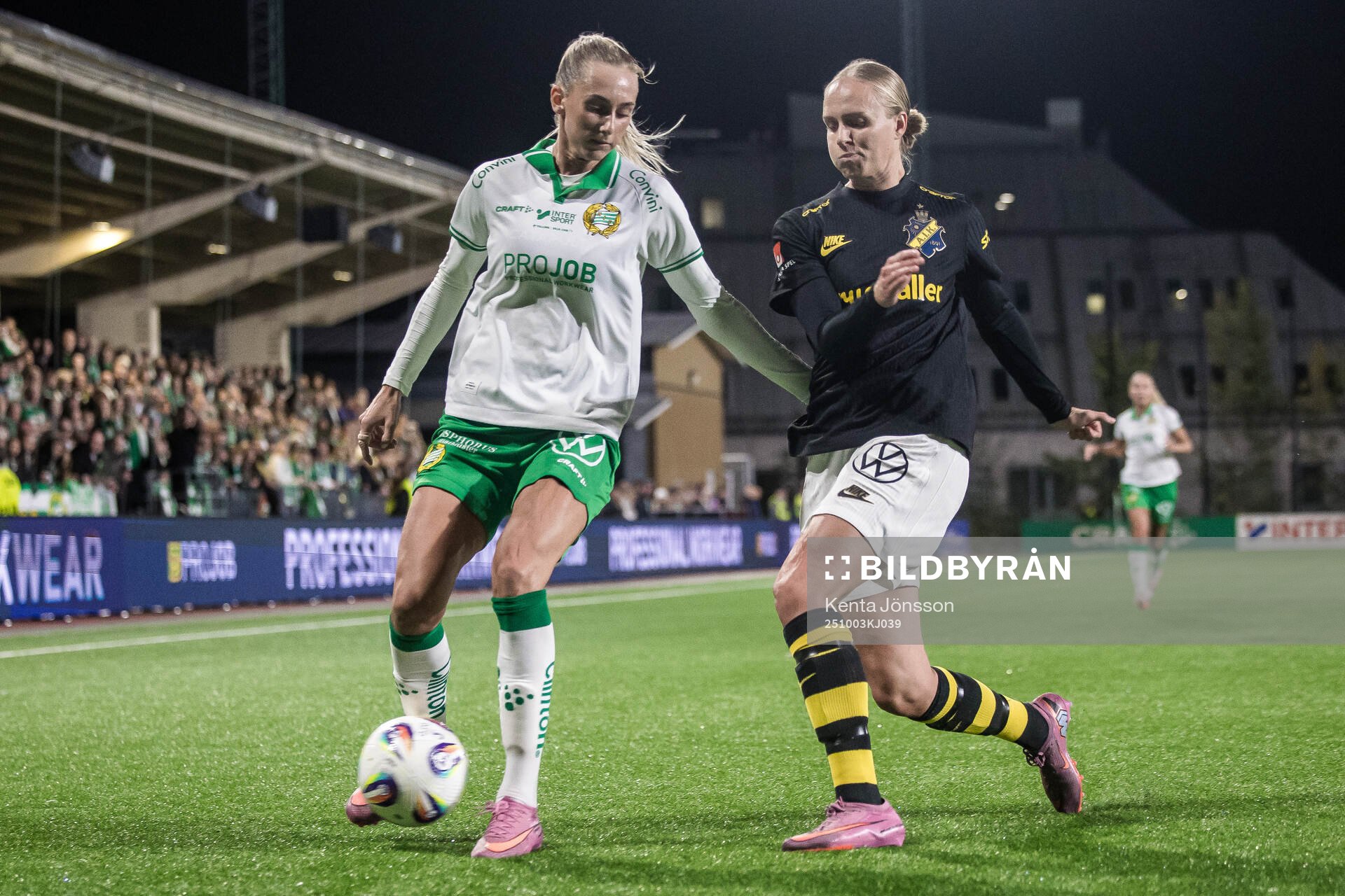 Hammarbys Ellen Wangerheim och AIKs Matilda Plan