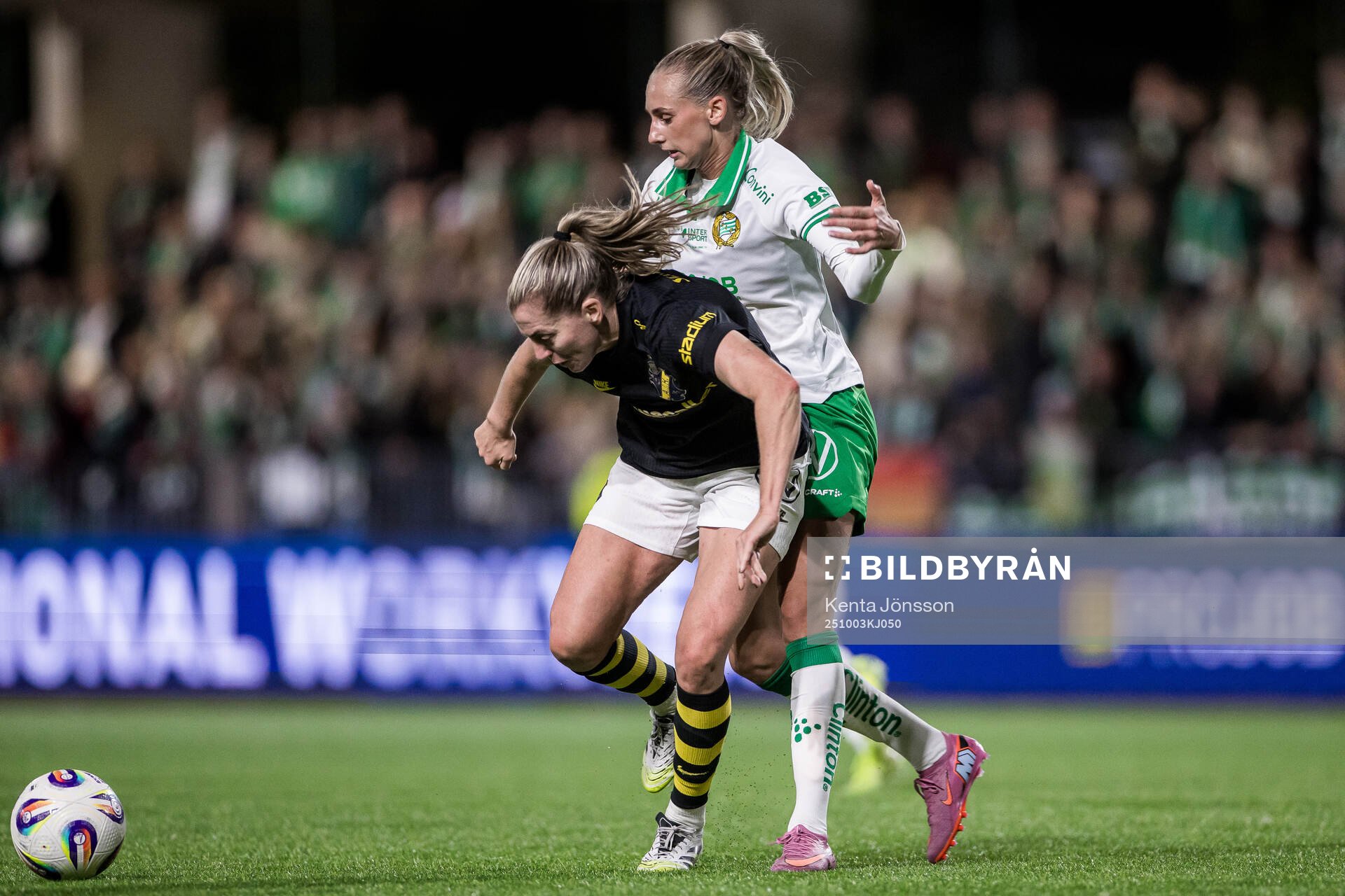 AIKs Linda Sembrant och Hammarbys Ellen Wangerheim