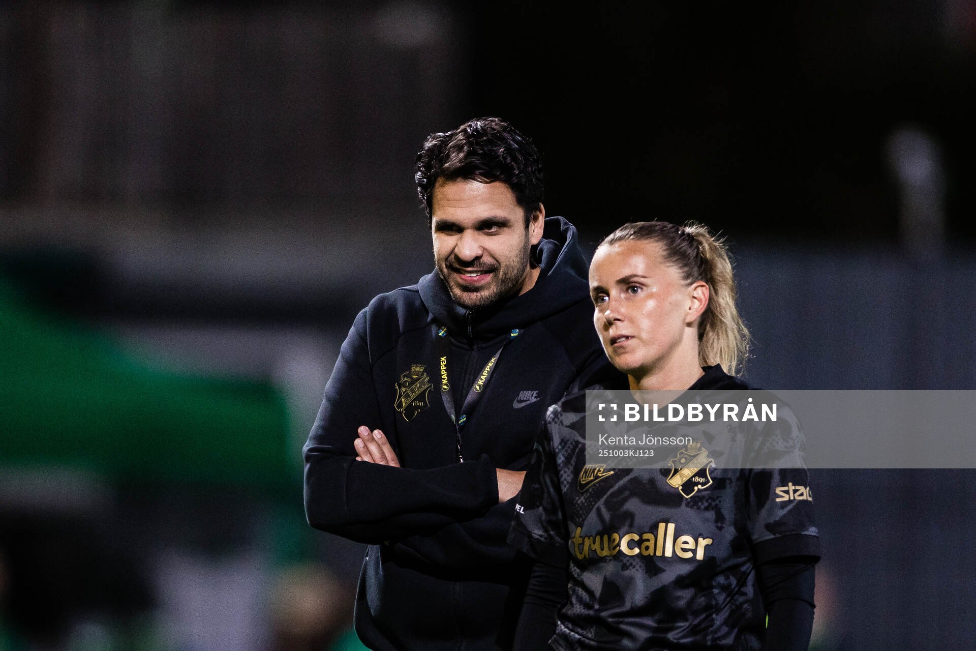 AIKs sportchef Zinar Spindari och Adelisa Grabus