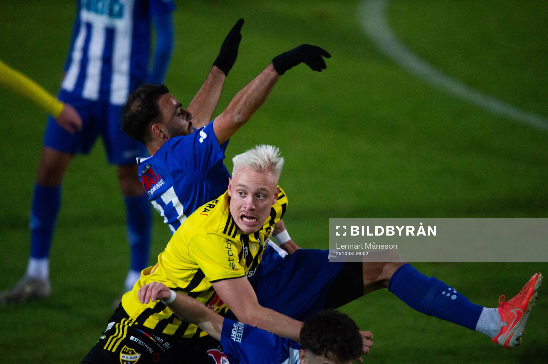 IFK Hässleholms Alexander Sjöström tar sig fram i