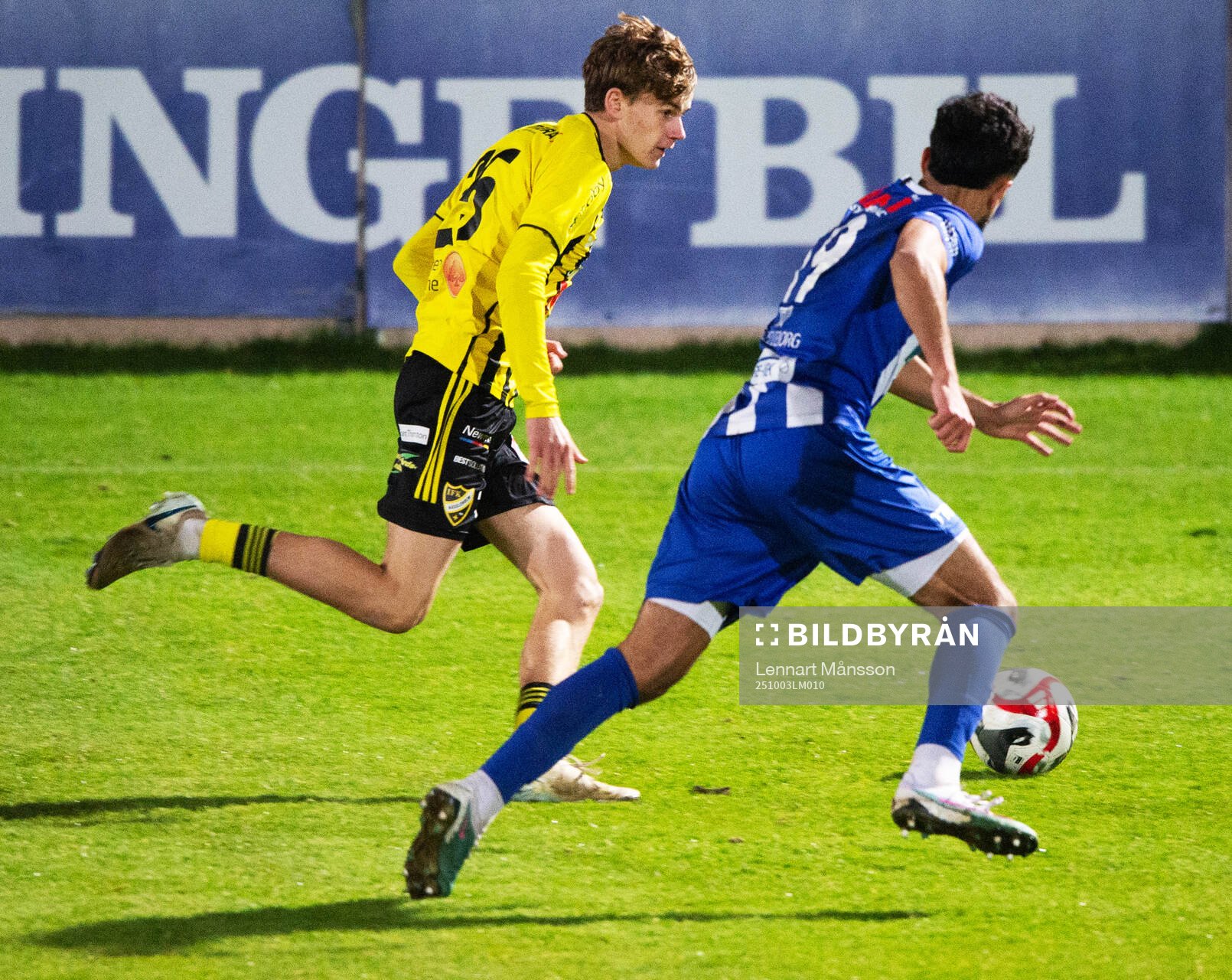 IFK Hässleholms Neo Jakobsson i matchen i division 2