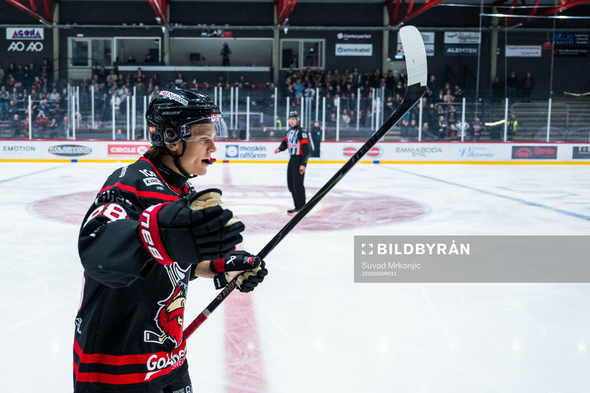 Nybros Tim Lindfors jublar