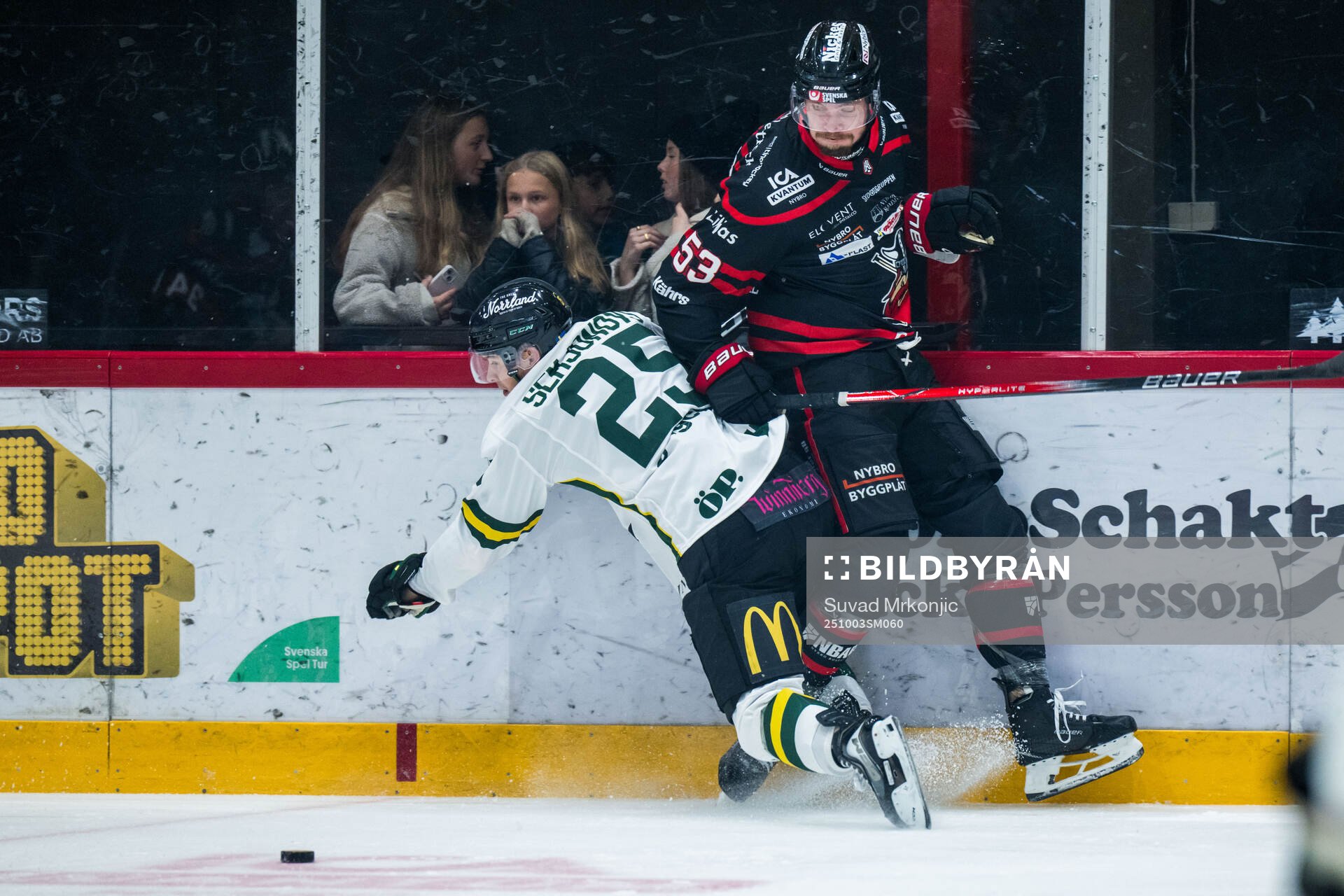 Östersunds Maksim Semjonov och Nybros Jesper Mångs