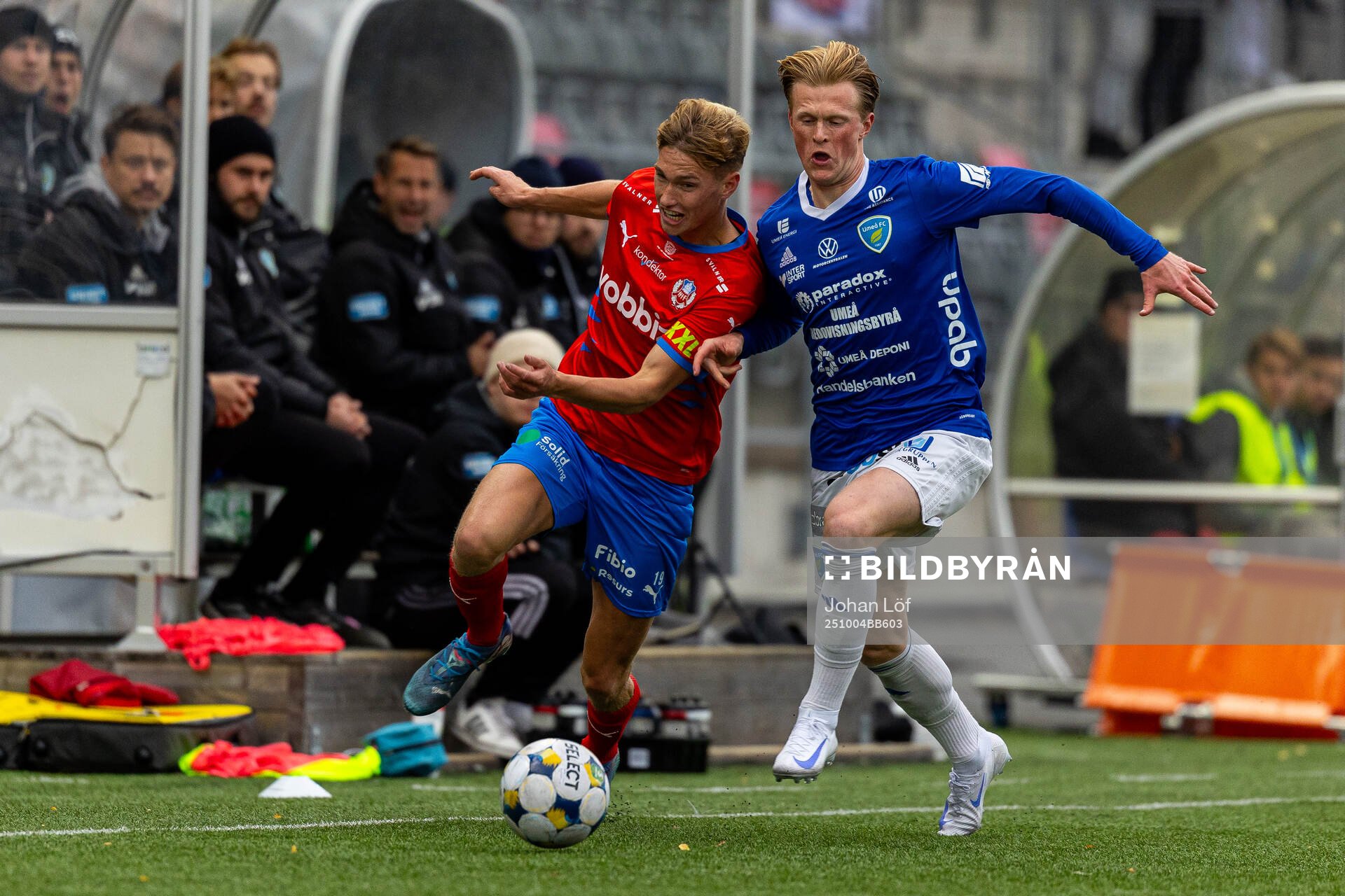 Helsingborgs Benjamin Örn och Umeå FCs Jörgen Voilås i