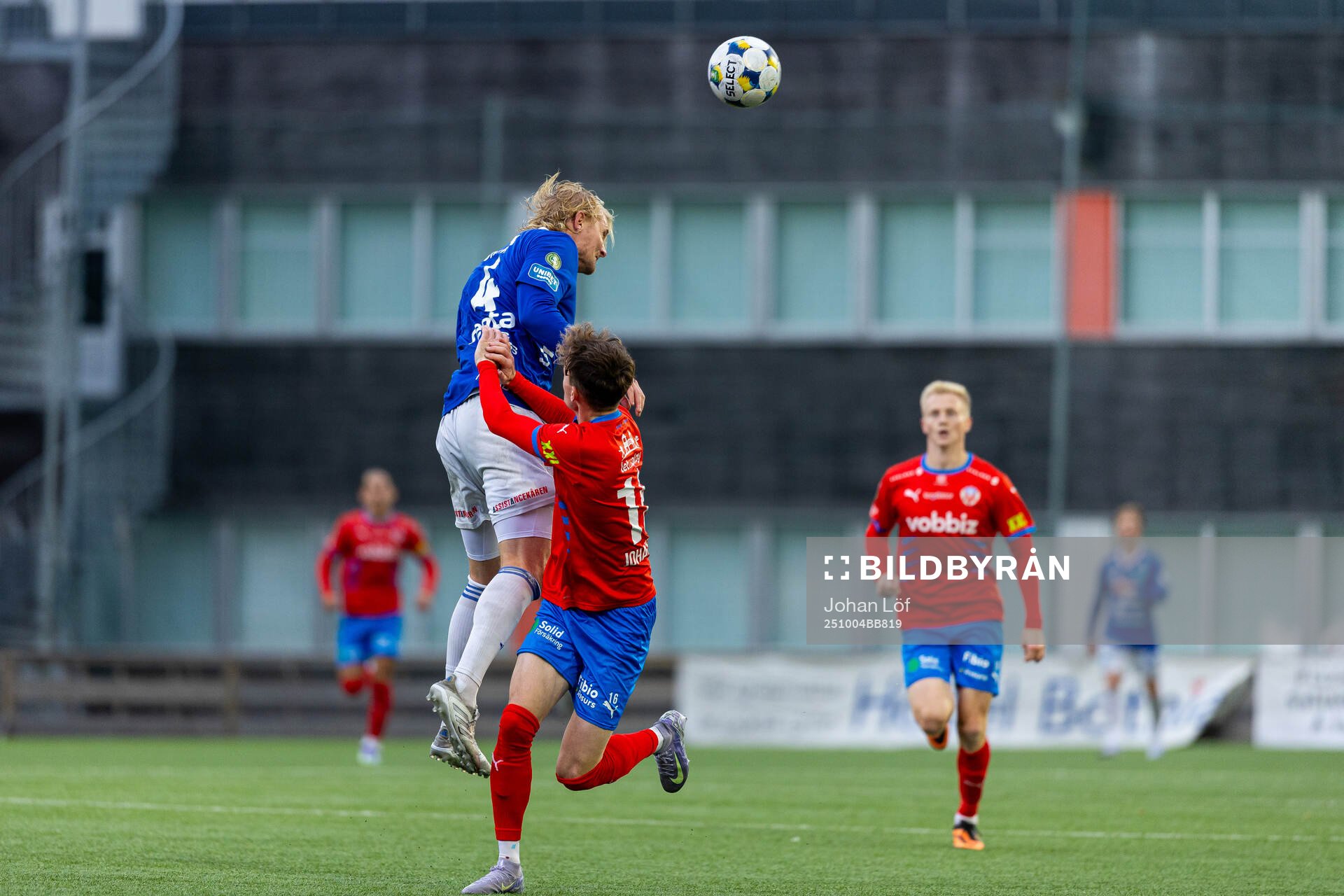 Umeå FCs Ludvig Öhman Silwerfeldt nickar