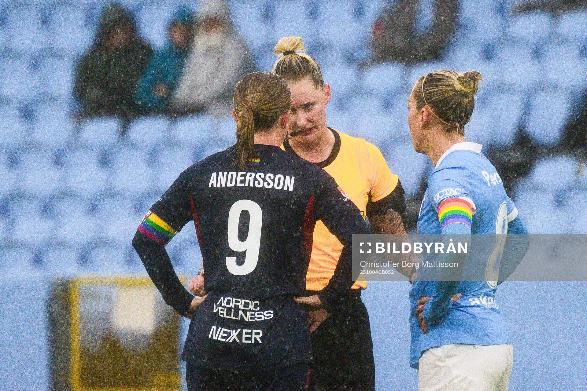Domare Isabelle Svensson i samtal med Rosengårds Hanna