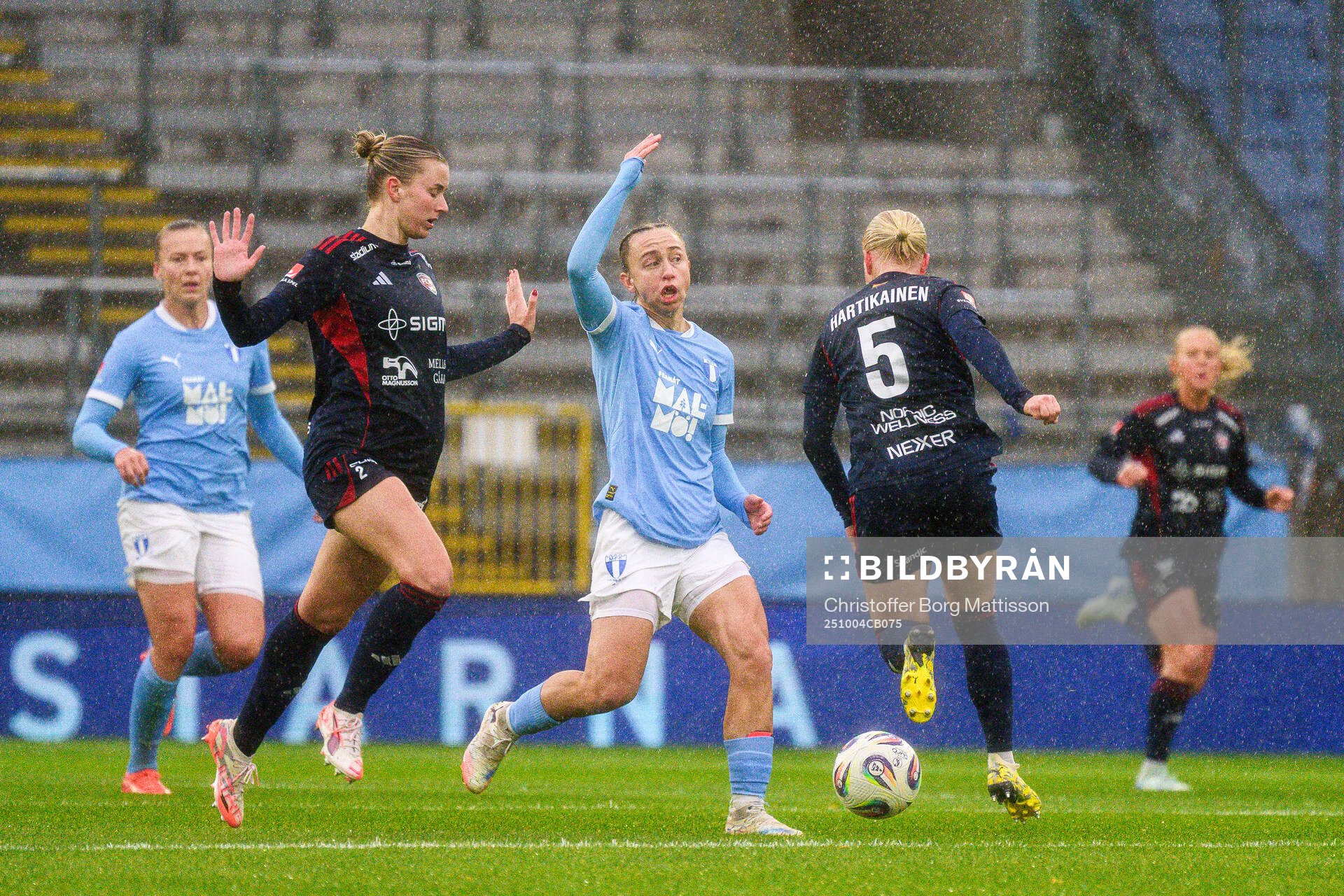 Rosengårds Thea Sørbo och Malmö FFs Miljana Ivanovic